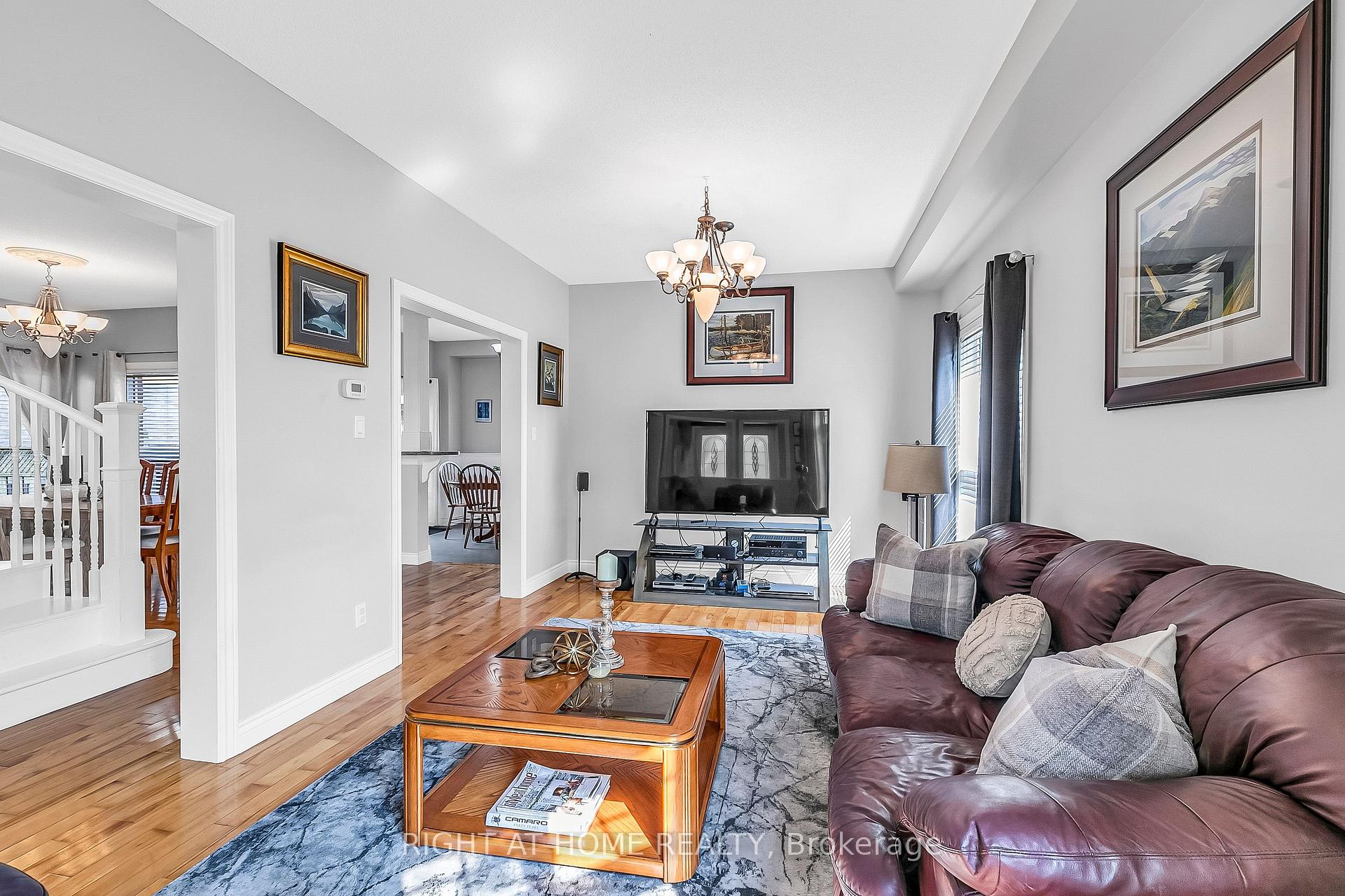 Photo 8 of 1923 Emerald Court, Innisfil, Alcona — HOMEH