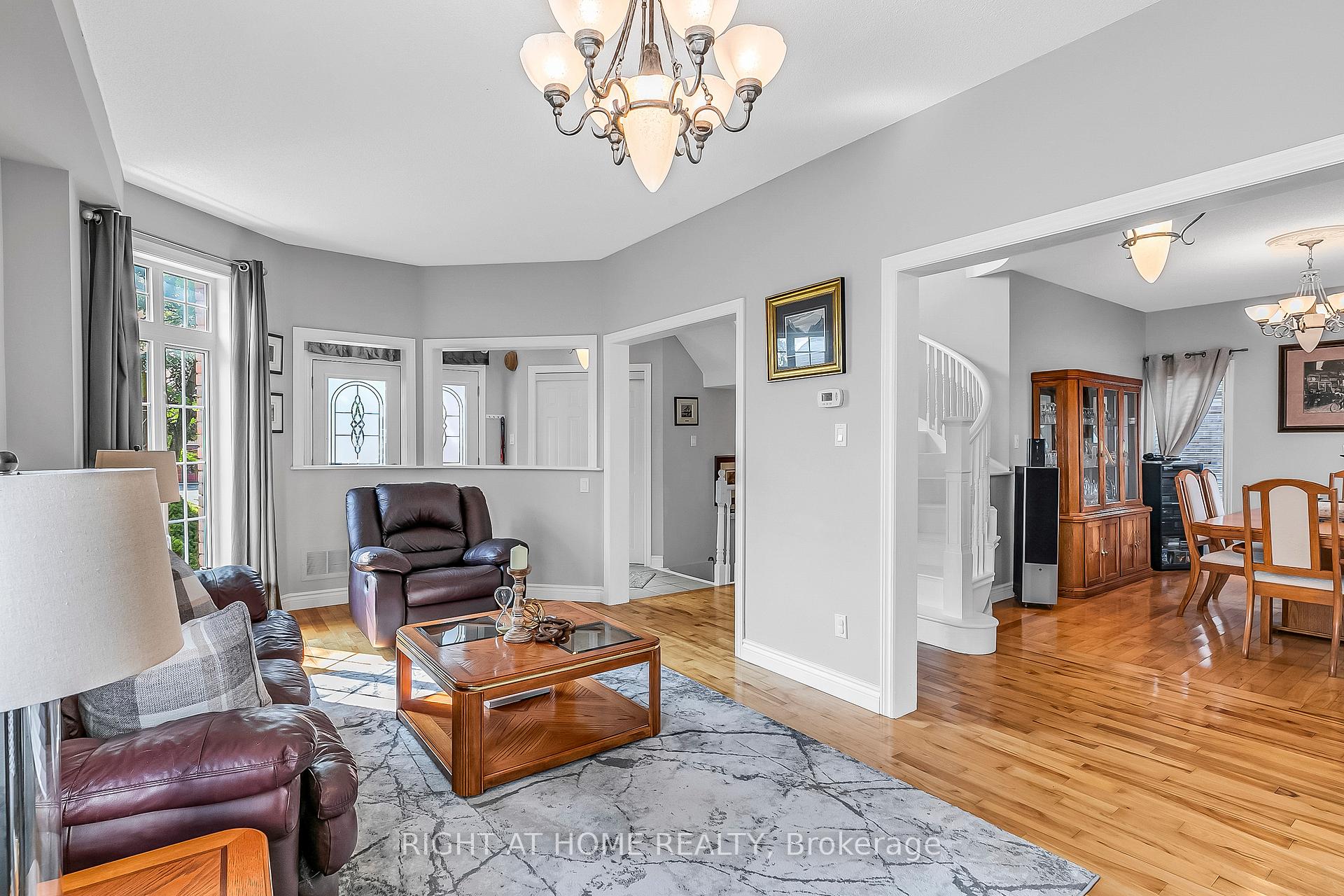 Photo 10 of 1923 Emerald Court, Innisfil, Alcona — HOMEH