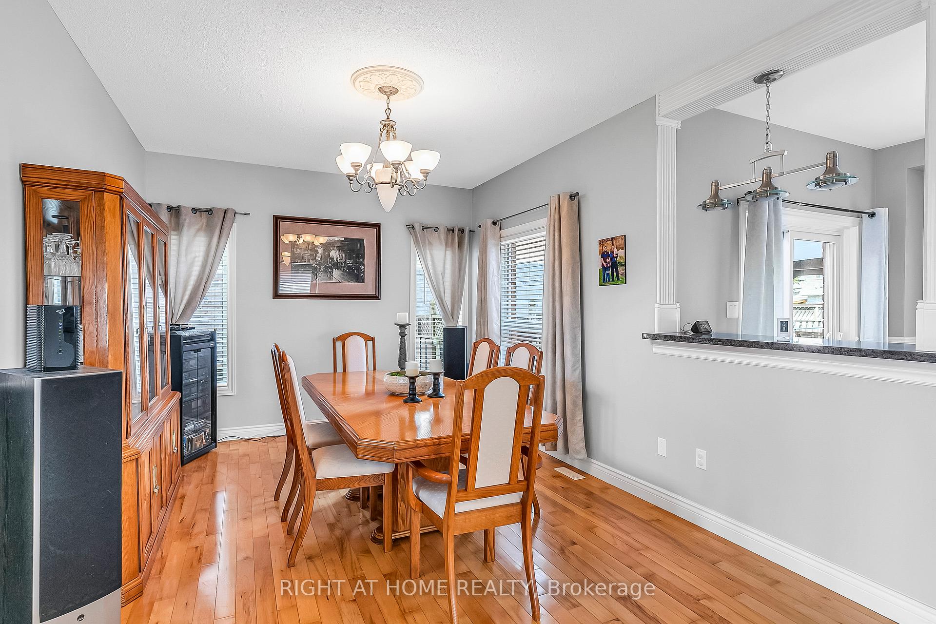 Photo 11 of 1923 Emerald Court, Innisfil, Alcona — HOMEH