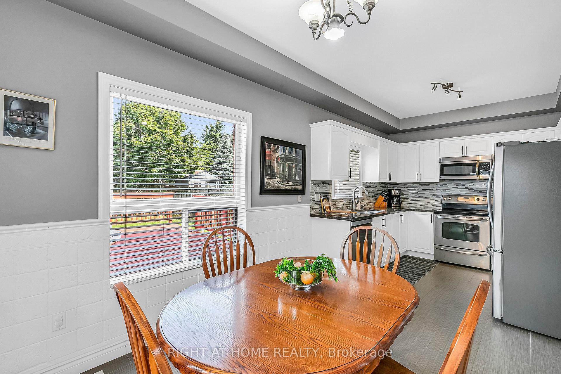 Photo 15 of 1923 Emerald Court, Innisfil, Alcona — HOMEH