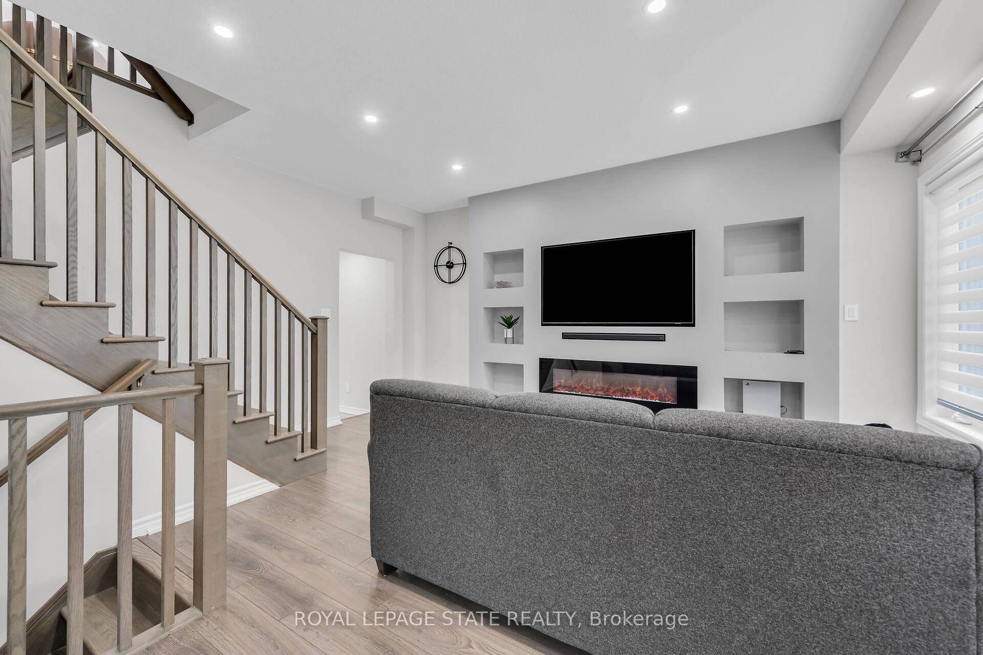 Photo 7 of 135 Borers Creek Circle, Hamilton, Waterdown — HOMEH
