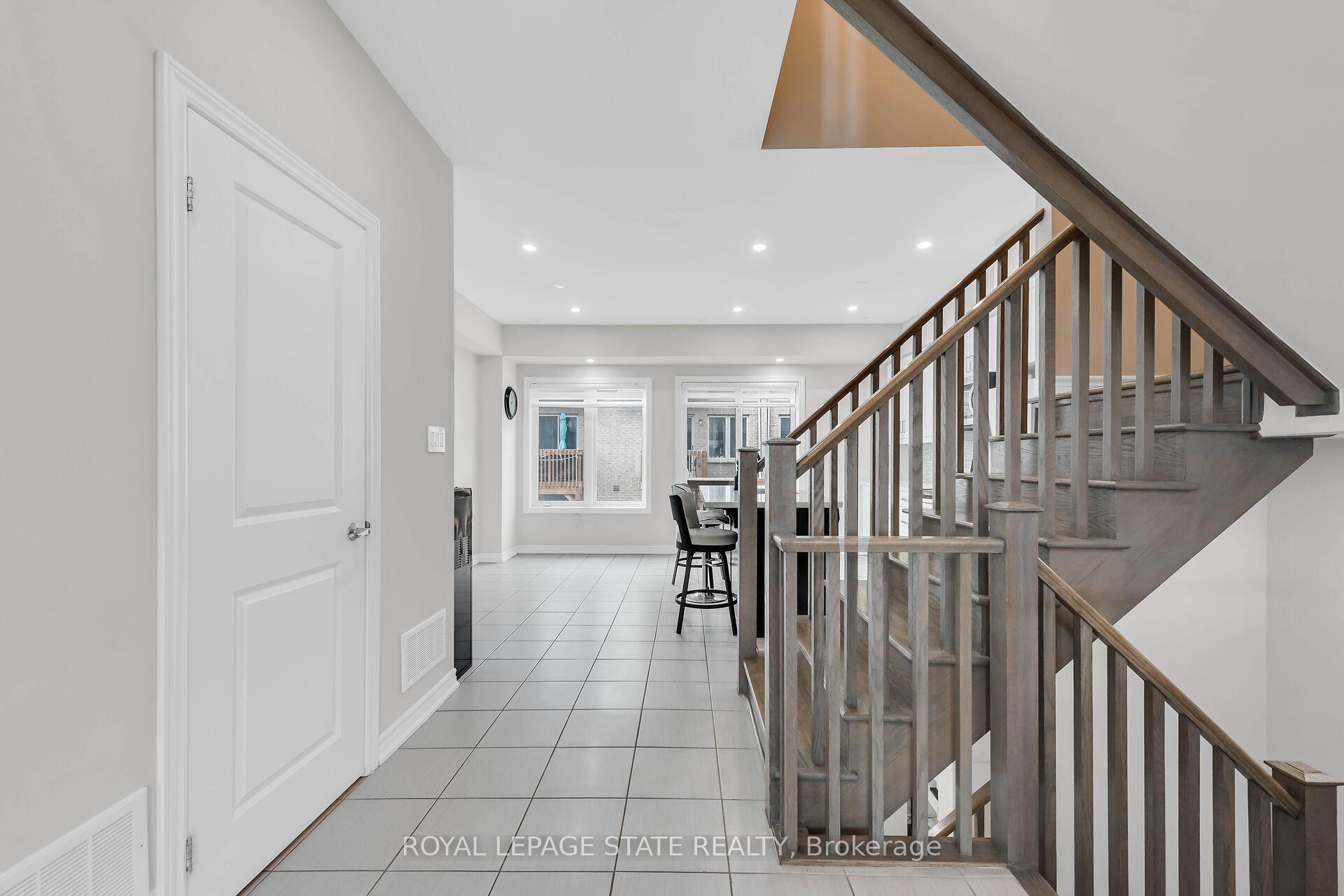 Photo 19 of 135 Borers Creek Circle, Hamilton, Waterdown — HOMEH