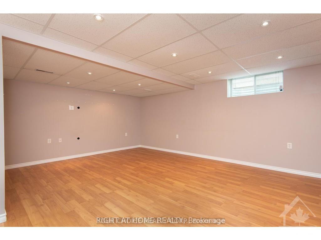 Photo 14 of 557 Aberfoyle Circle, Ottawa, Kanata - Morgan's Grant/South March — HOMEH