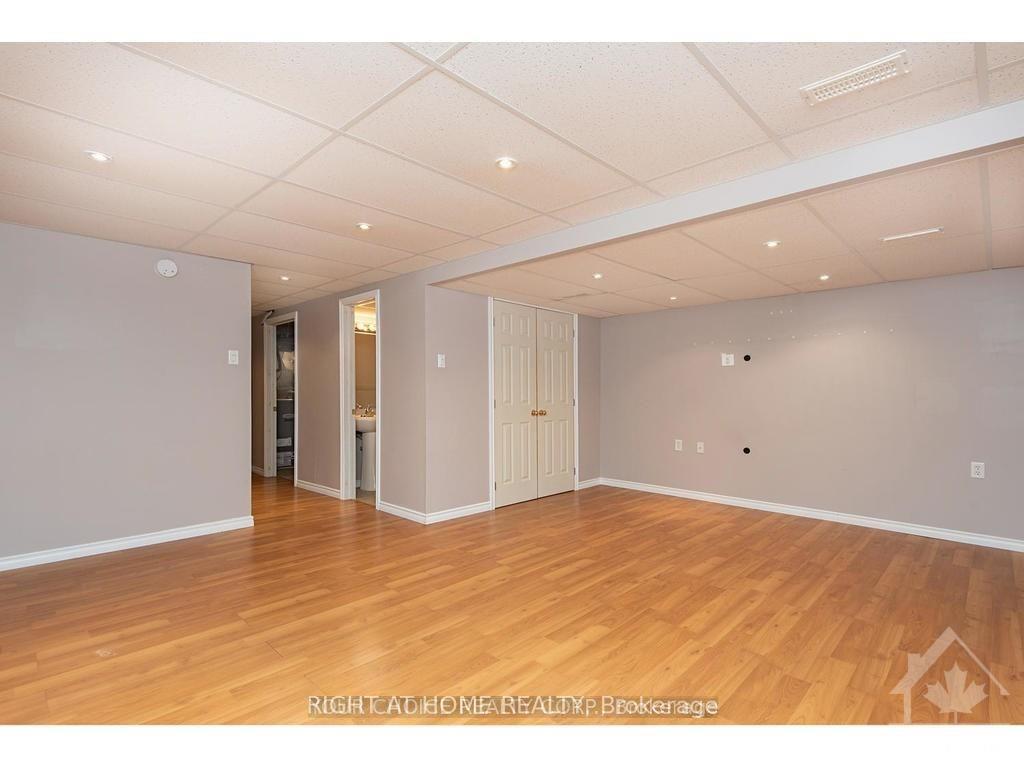 Photo 15 of 557 Aberfoyle Circle, Ottawa, Kanata - Morgan's Grant/South March — HOMEH