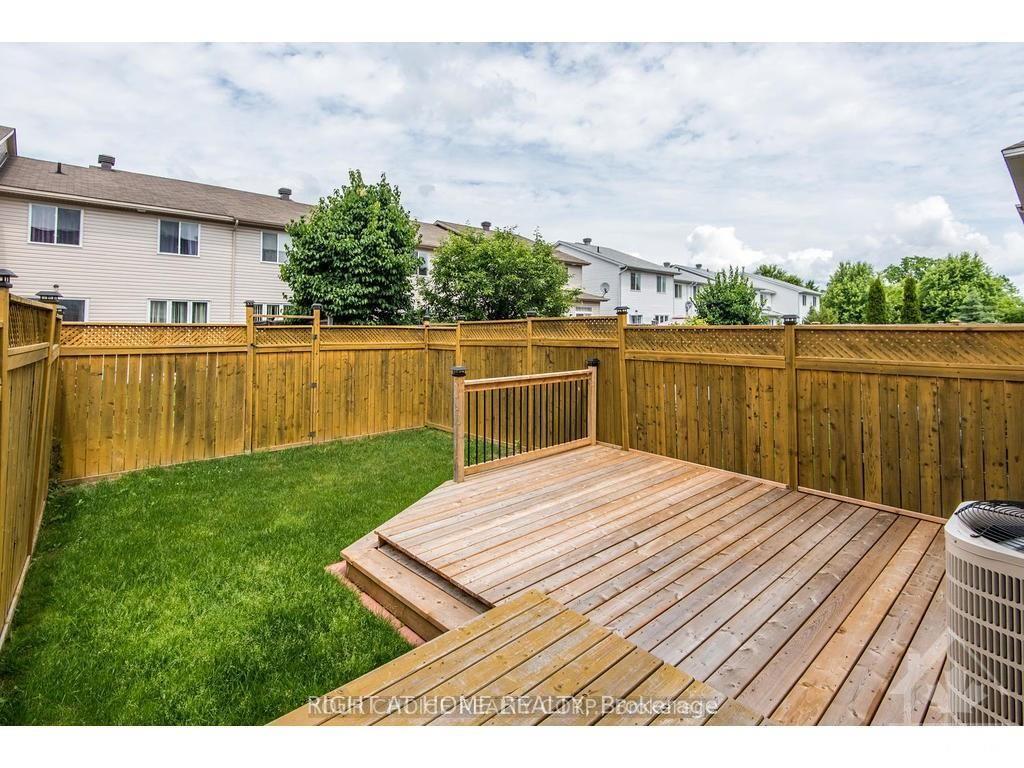 Photo 17 of 557 Aberfoyle Circle, Ottawa, Kanata - Morgan's Grant/South March — HOMEH