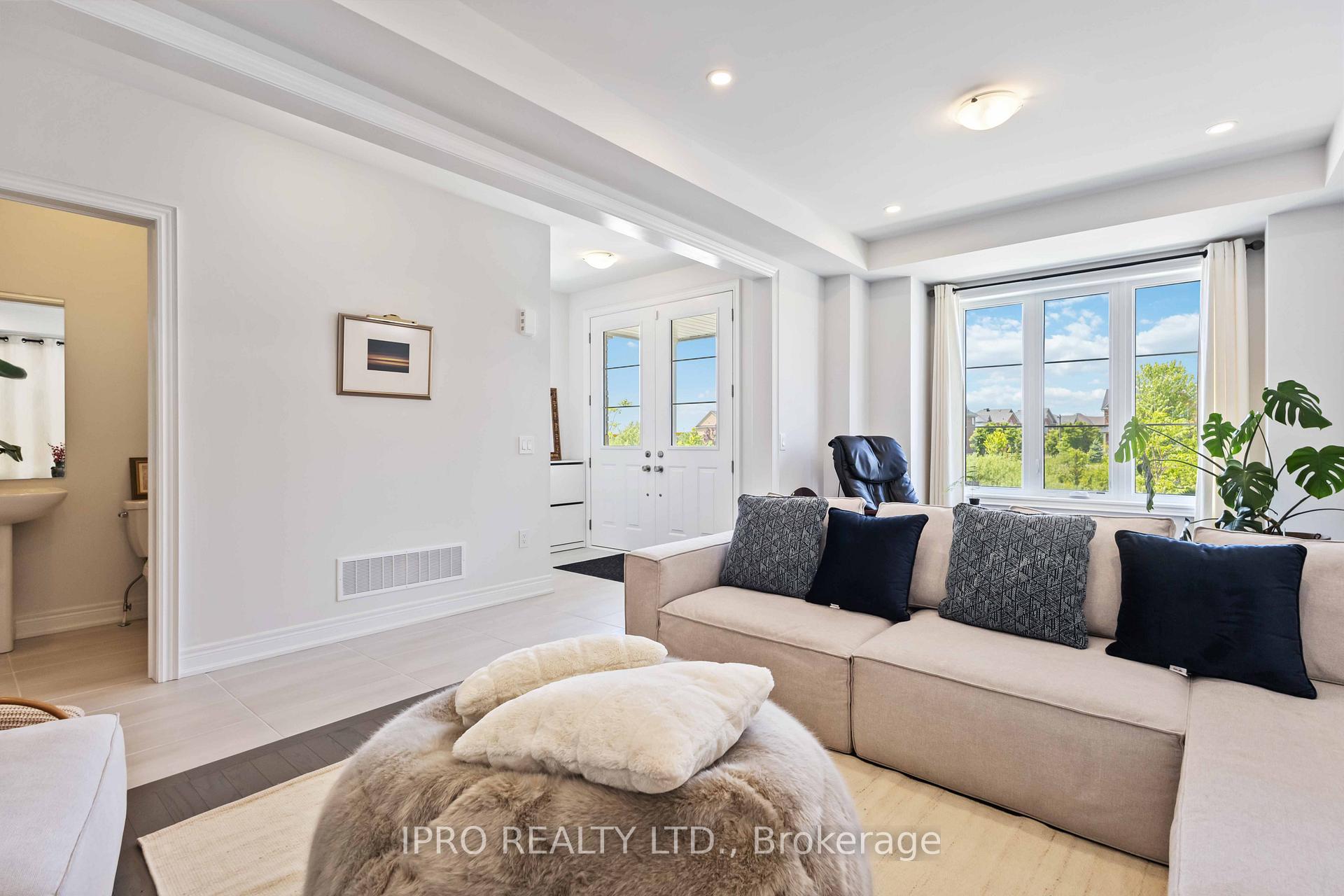 Photo 4 of 12 Fred Lablanc Drive, Markham, Cornell — HOMEH