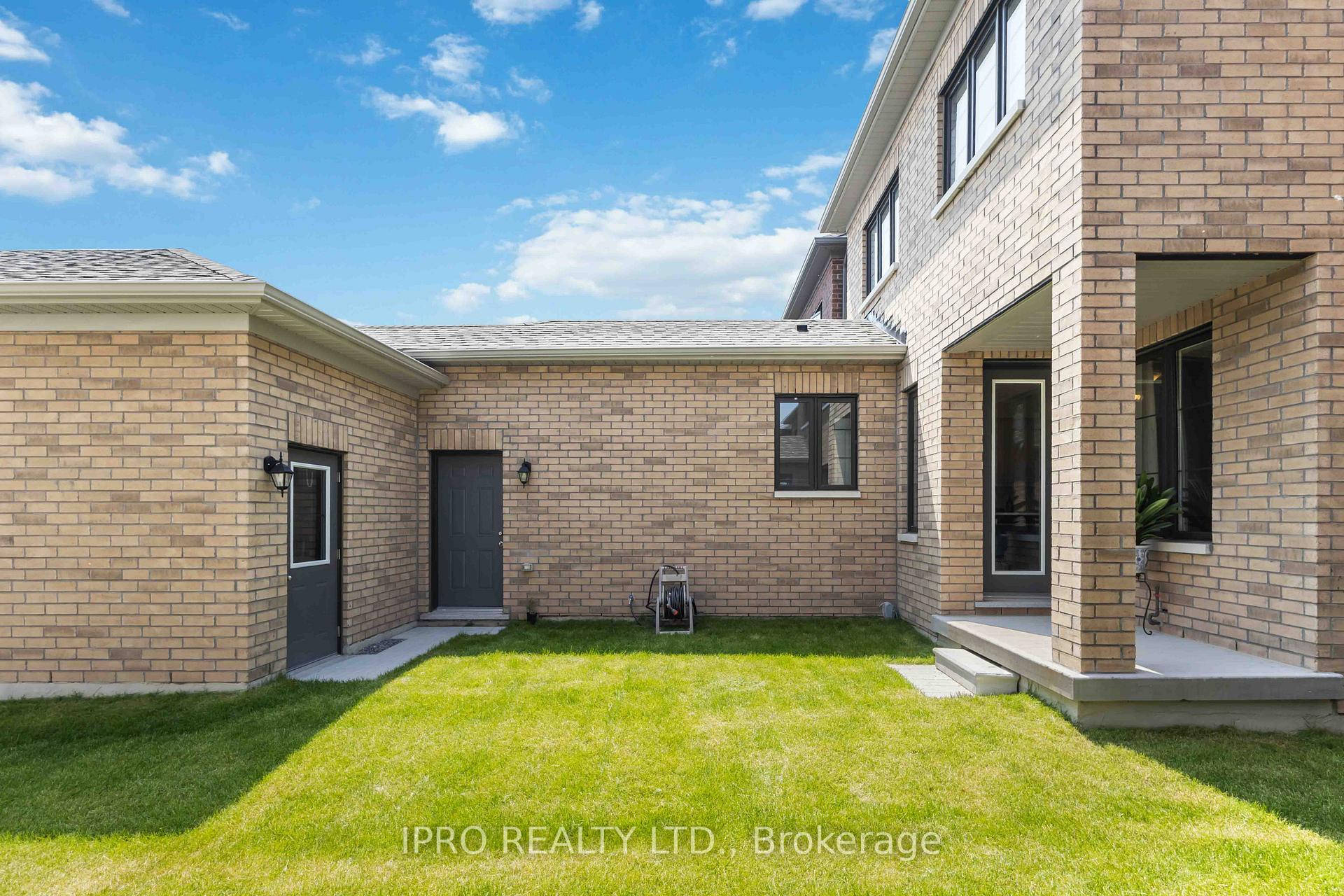 Photo 28 of 12 Fred Lablanc Drive, Markham, Cornell — HOMEH
