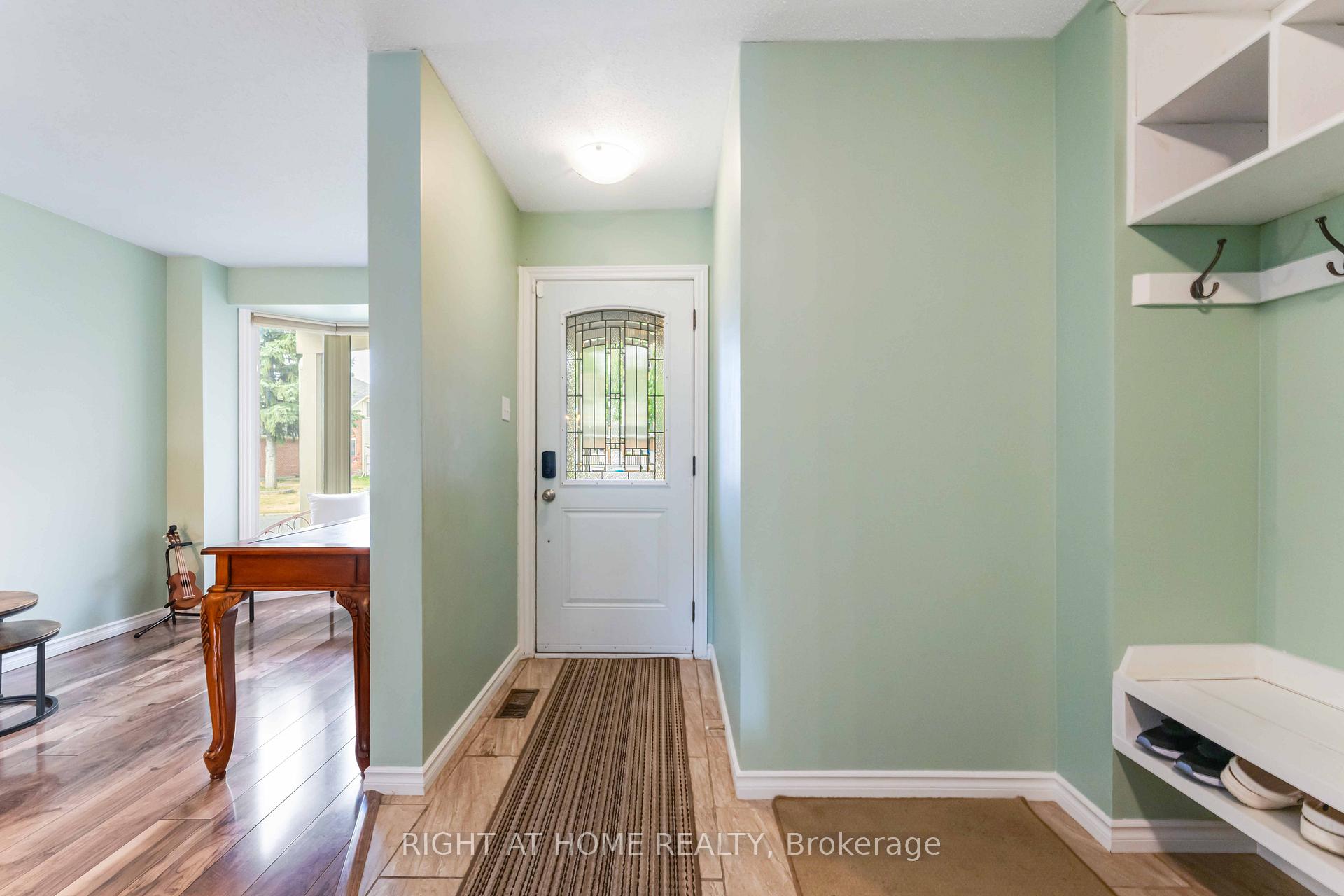 Photo 2 of 8 Stable Way, Ottawa, Kanata - Bridlewood — HOMEH