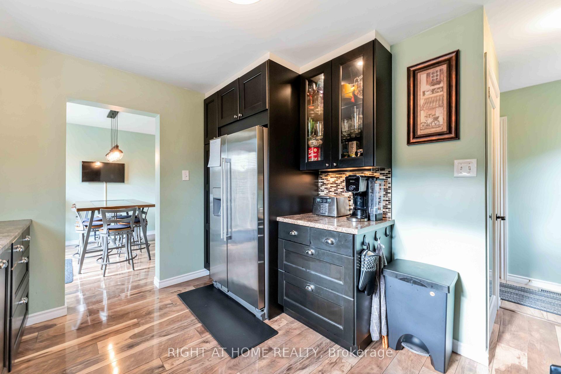 Photo 9 of 8 Stable Way, Ottawa, Kanata - Bridlewood — HOMEH