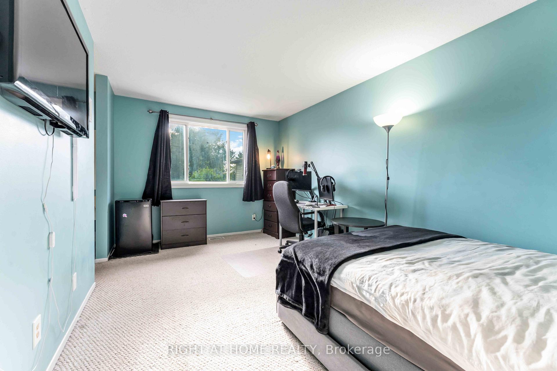 Photo 12 of 8 Stable Way, Ottawa, Kanata - Bridlewood — HOMEH