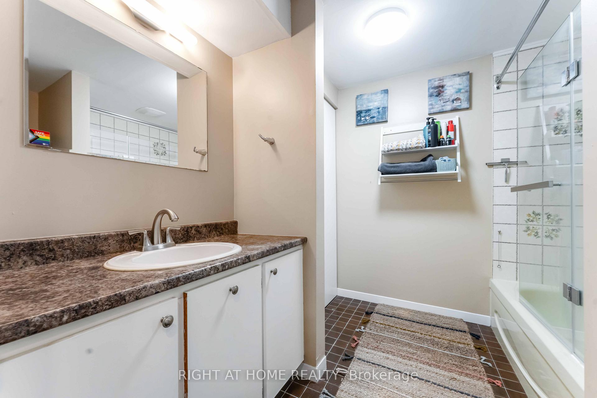 Photo 18 of 8 Stable Way, Ottawa, Kanata - Bridlewood — HOMEH