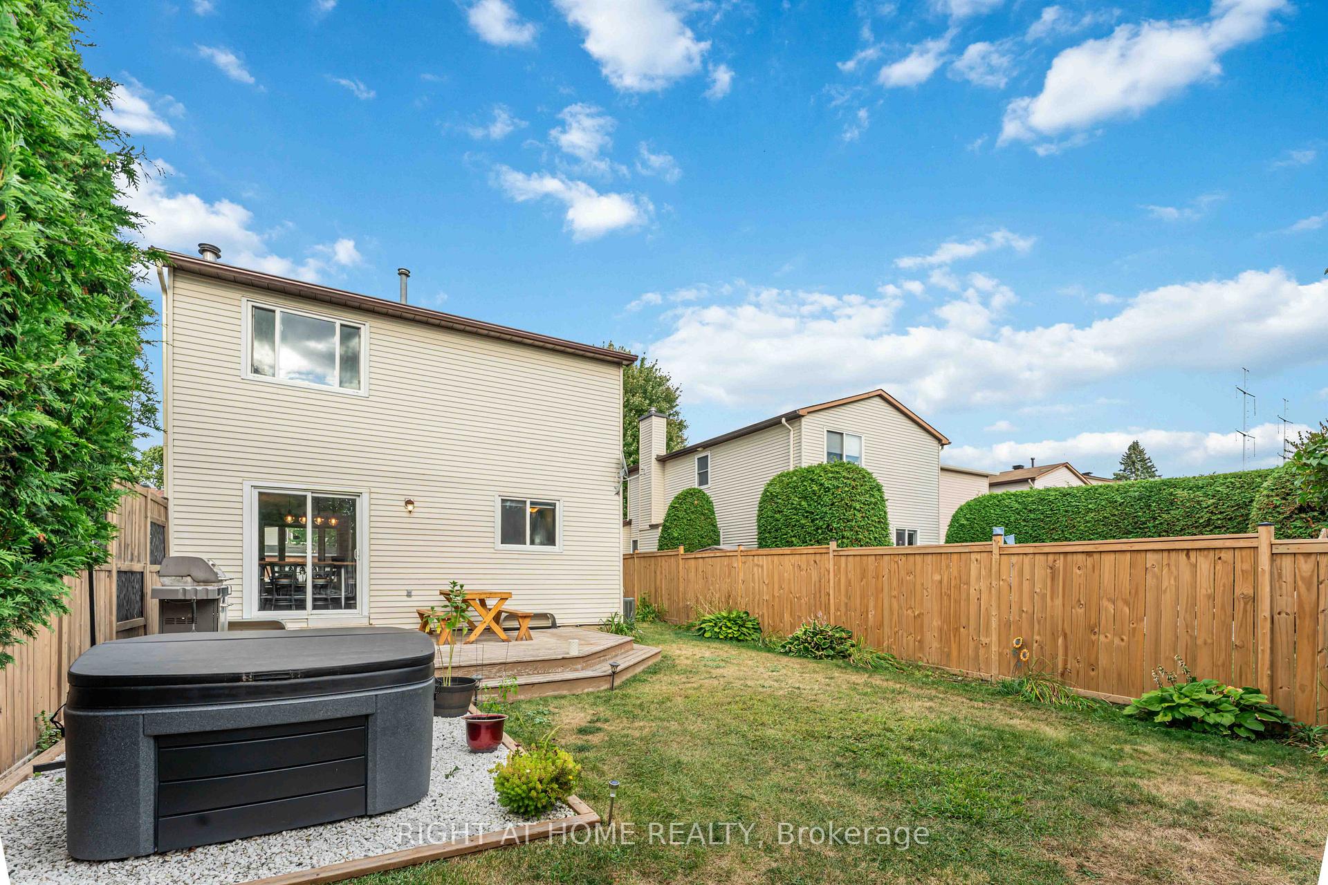 Photo 22 of 8 Stable Way, Ottawa, Kanata - Bridlewood — HOMEH