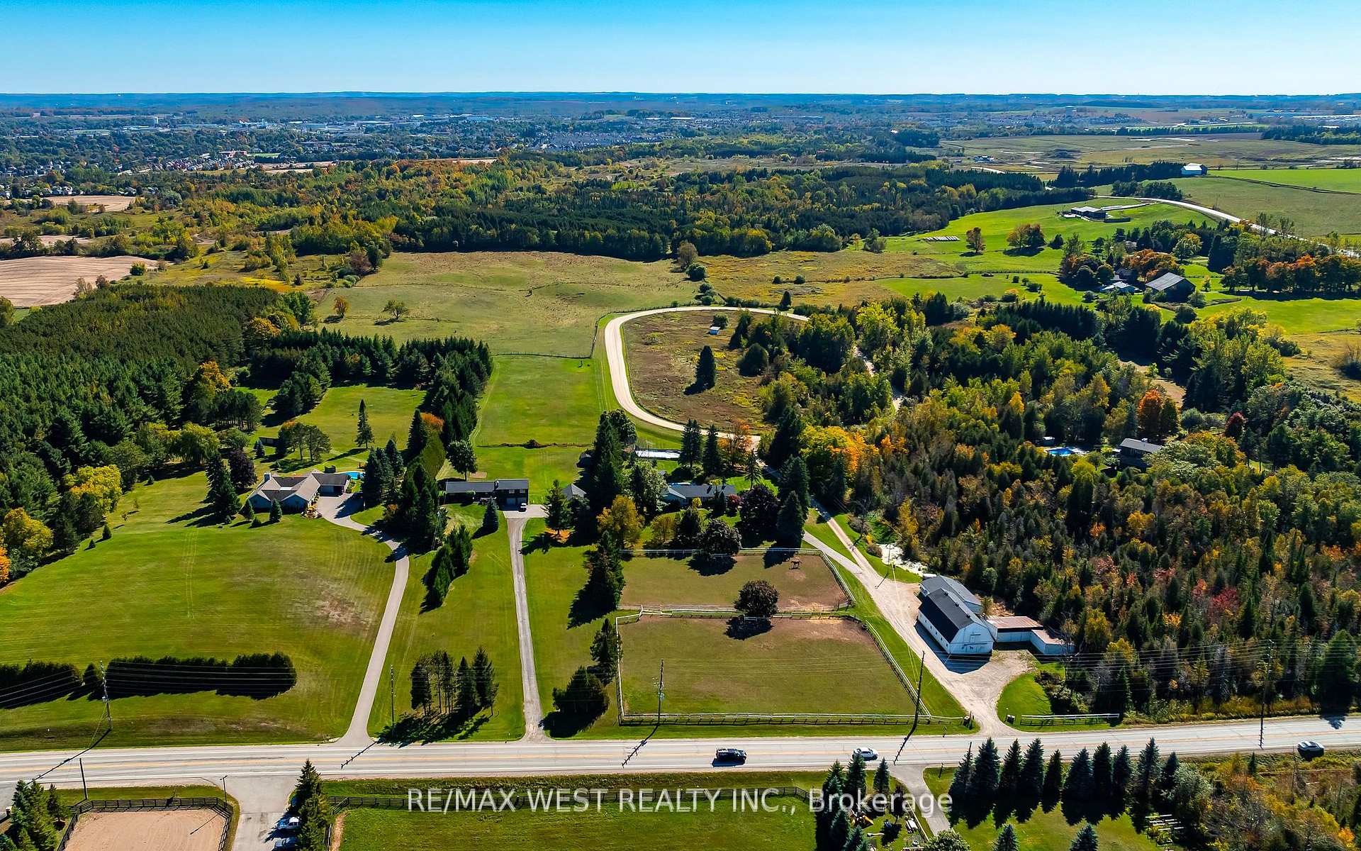 Front of 246044 County Rd 16