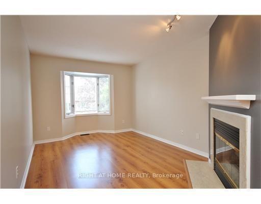 Photo 5 of 71 Peterson Place, Ottawa, Kanata - Katimavik — HOMEH