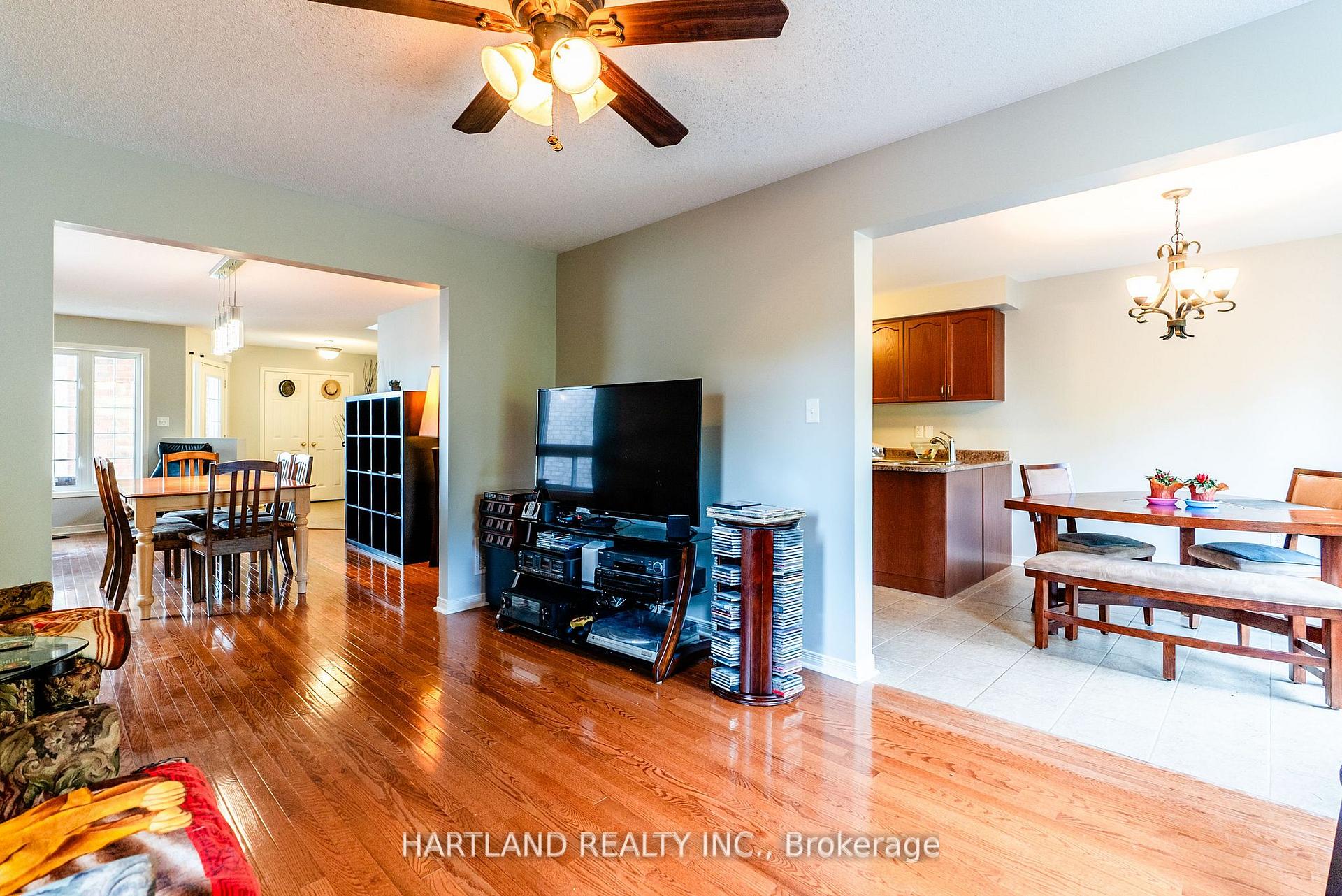 Photo 3 of 1236 Fox Hill Street, Innisfil, Alcona — HOMEH