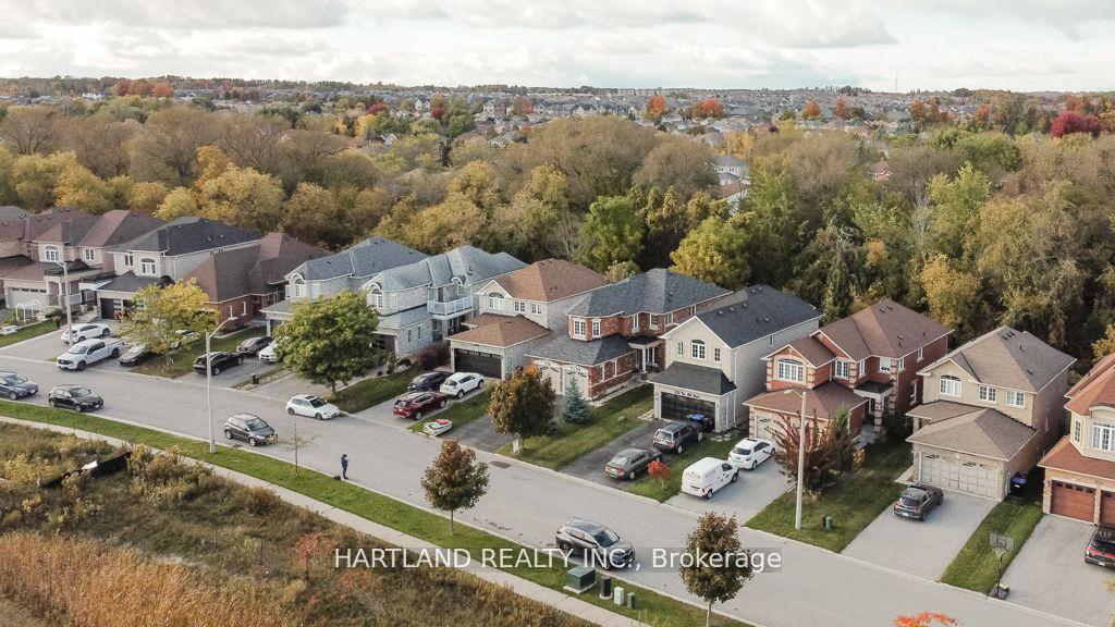 Photo 10 of 1236 Fox Hill Street, Innisfil, Alcona — HOMEH