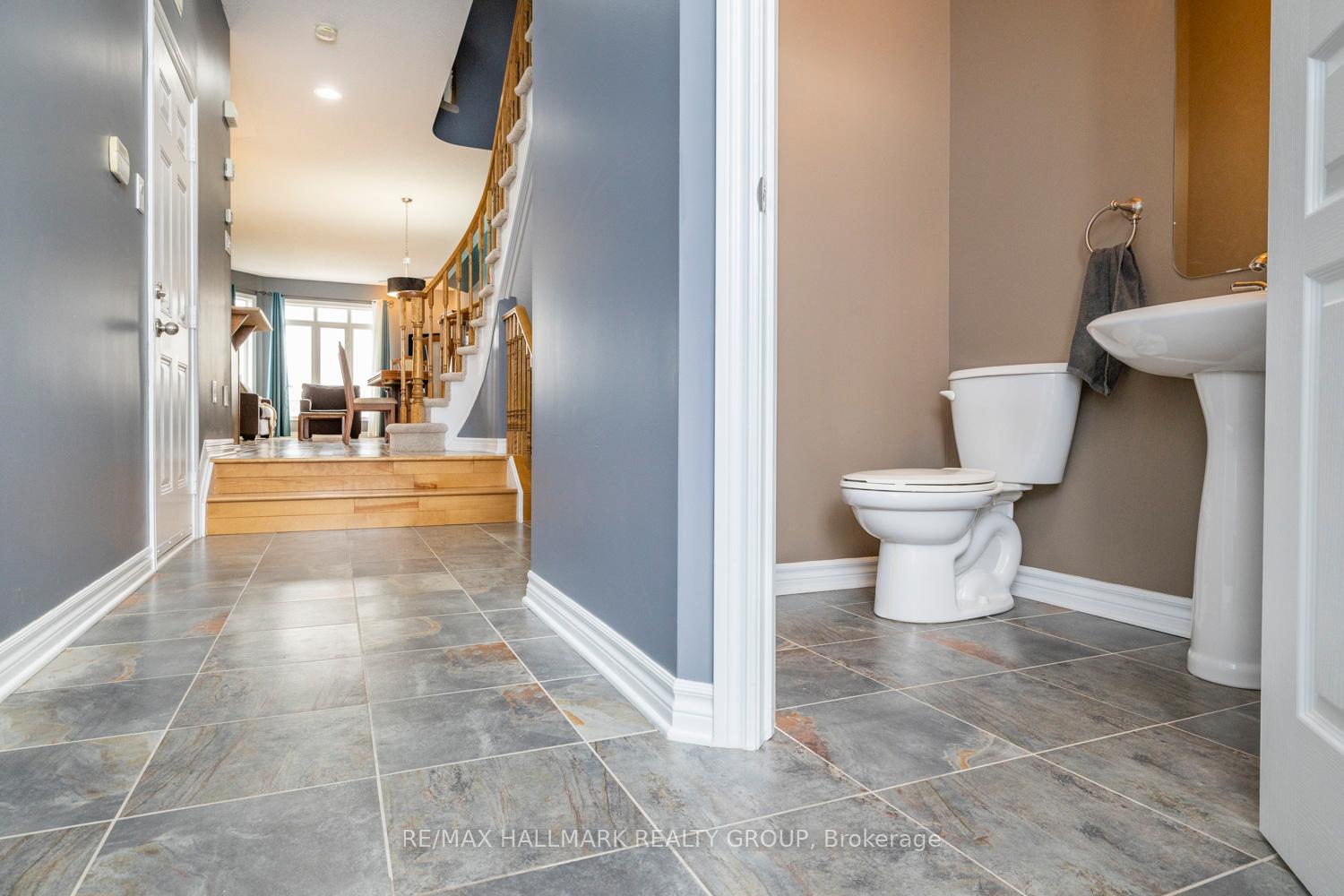 Photo 4 of 202 Waymark Crescent, Ottawa, Kanata - Bridlewood — HOMEH