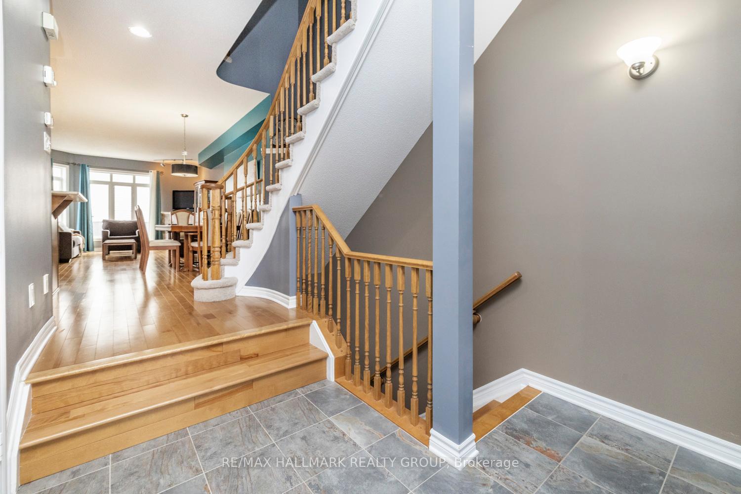 Photo 5 of 202 Waymark Crescent, Ottawa, Kanata - Bridlewood — HOMEH