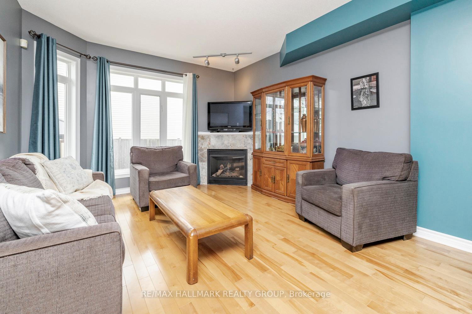 Photo 7 of 202 Waymark Crescent, Ottawa, Kanata - Bridlewood — HOMEH