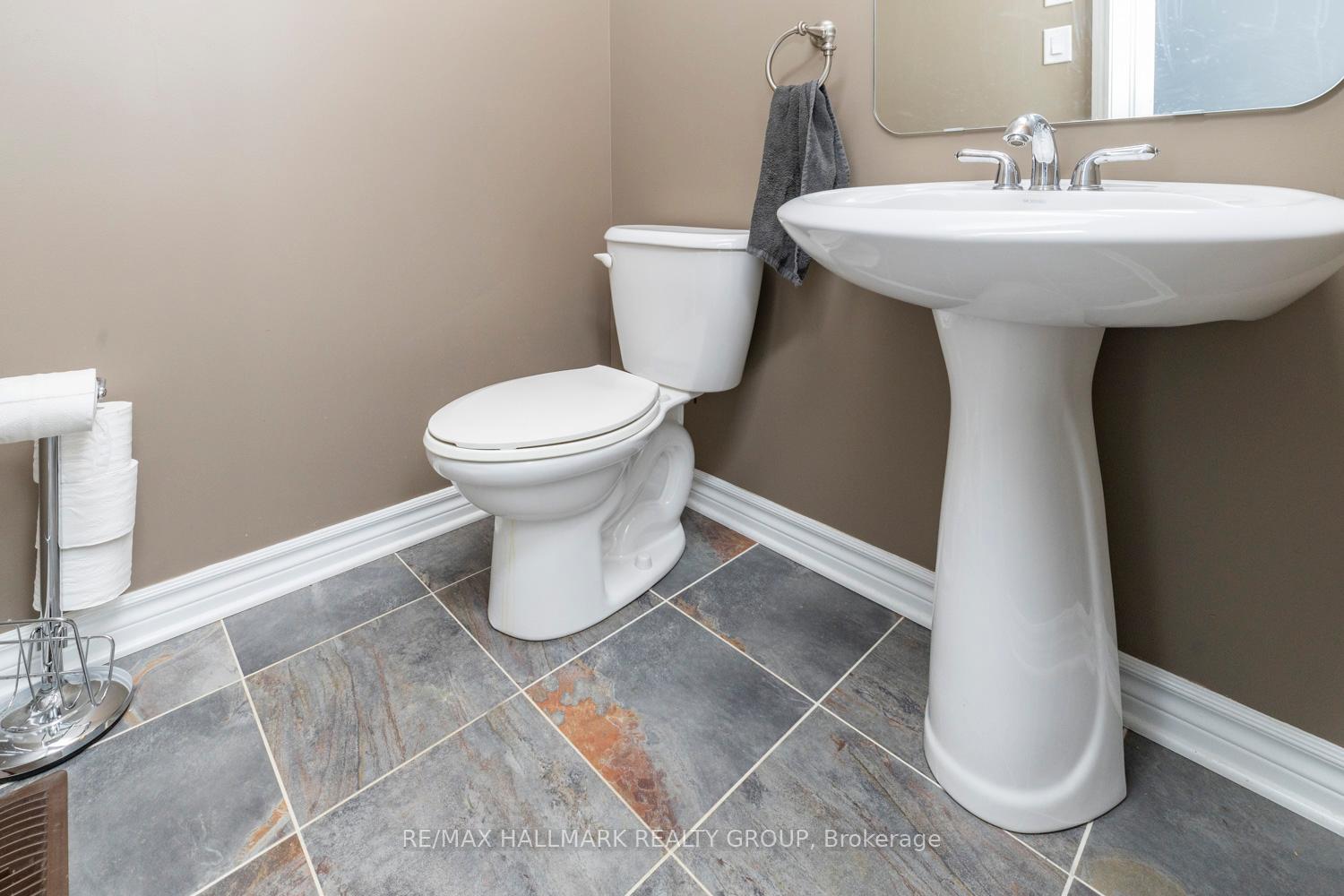 Photo 14 of 202 Waymark Crescent, Ottawa, Kanata - Bridlewood — HOMEH