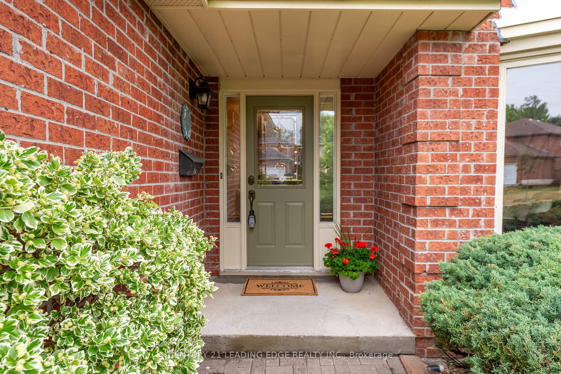 Photo 2 of 52 Bryant Road, Markham, Markham Village — HOMEH