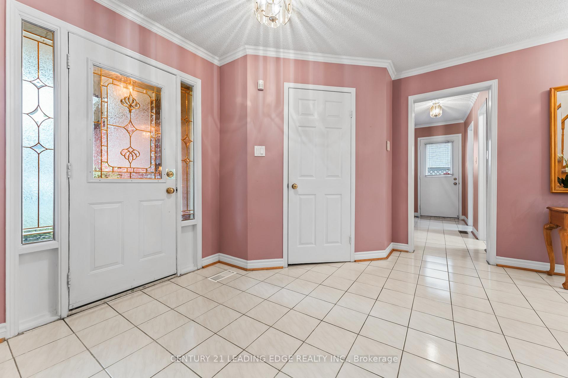 Photo 3 of 52 Bryant Road, Markham, Markham Village — HOMEH