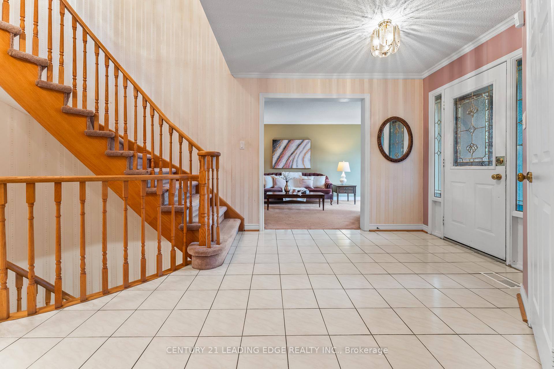 Photo 4 of 52 Bryant Road, Markham, Markham Village — HOMEH