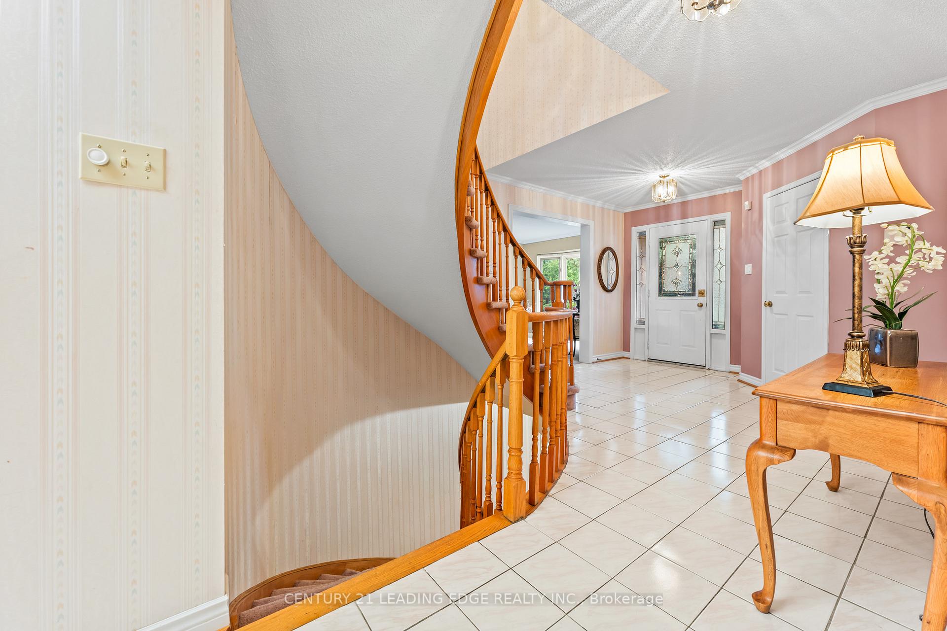 Photo 5 of 52 Bryant Road, Markham, Markham Village — HOMEH