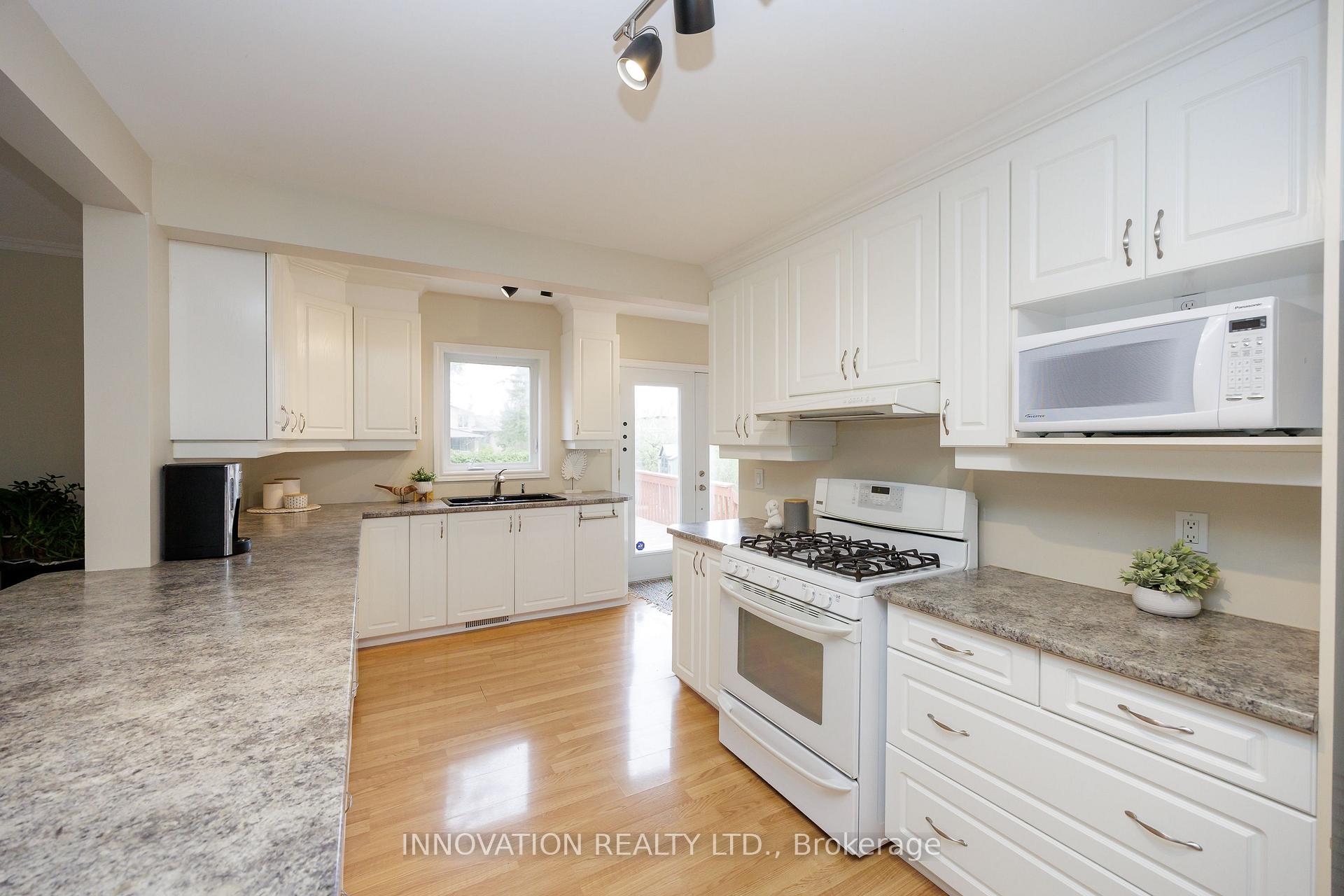 Photo 11 of 1013 Stormont Street, Ottawa, Carleton Heights — HOMEH