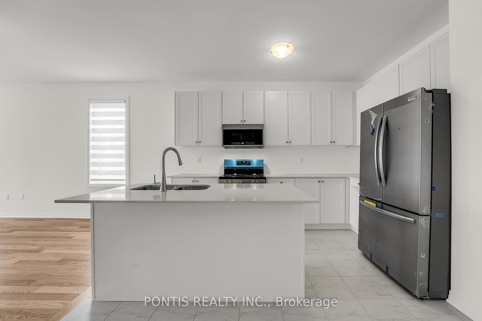 Photo 12 of 539 Hudson Crescent, Midland — HOMEH