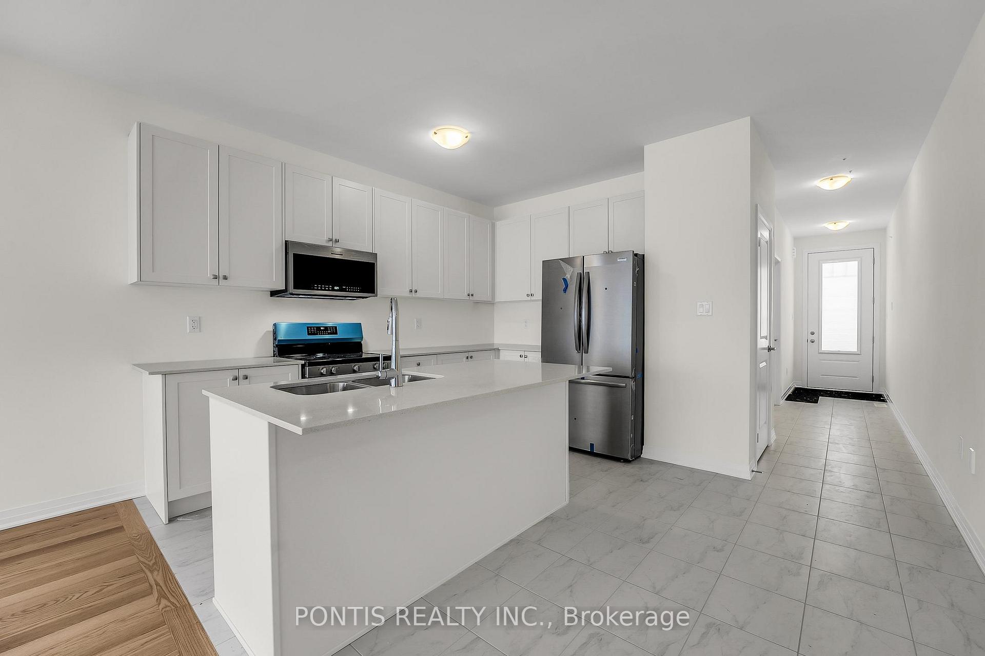 Photo 13 of 539 Hudson Crescent, Midland — HOMEH