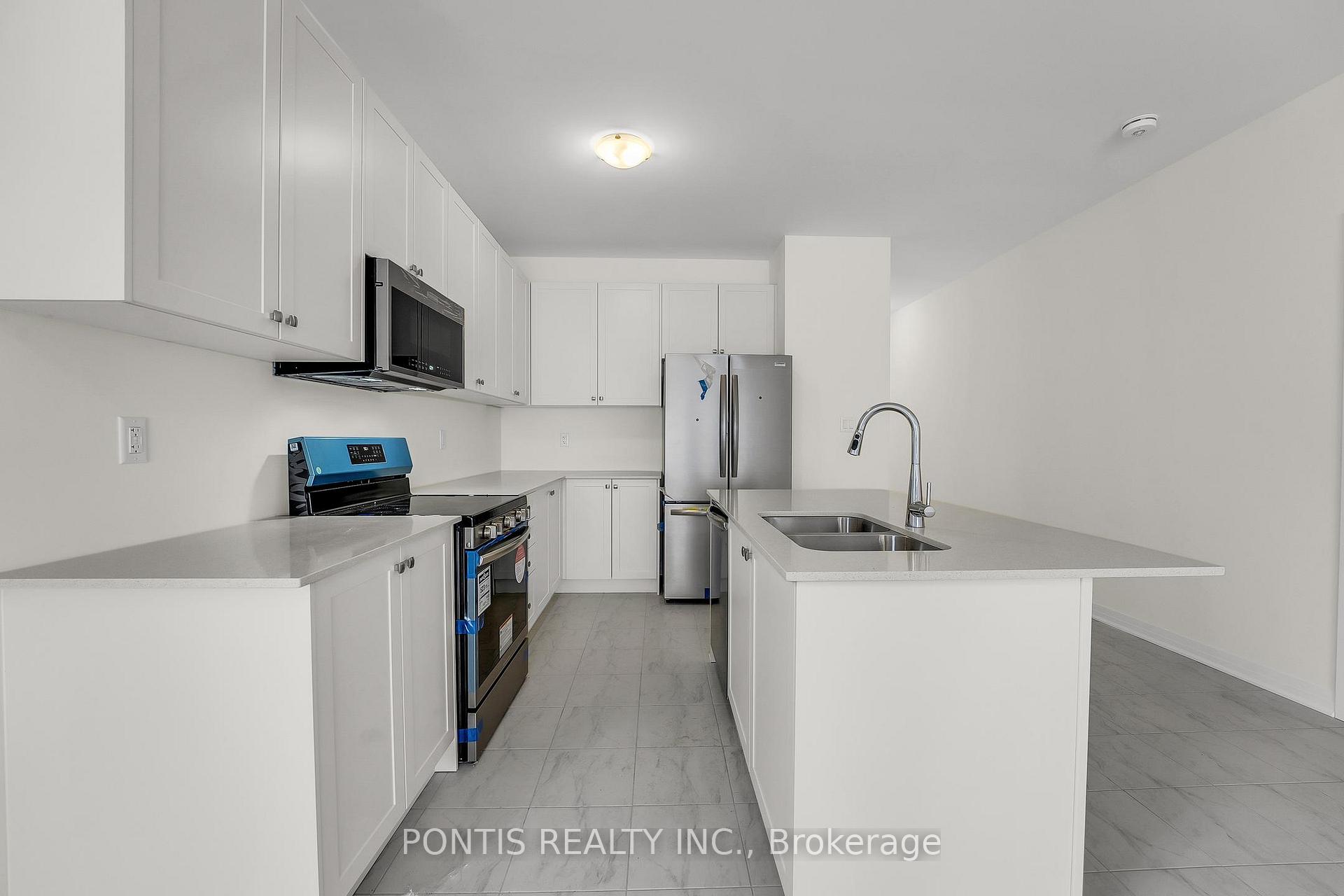 Photo 14 of 539 Hudson Crescent, Midland — HOMEH