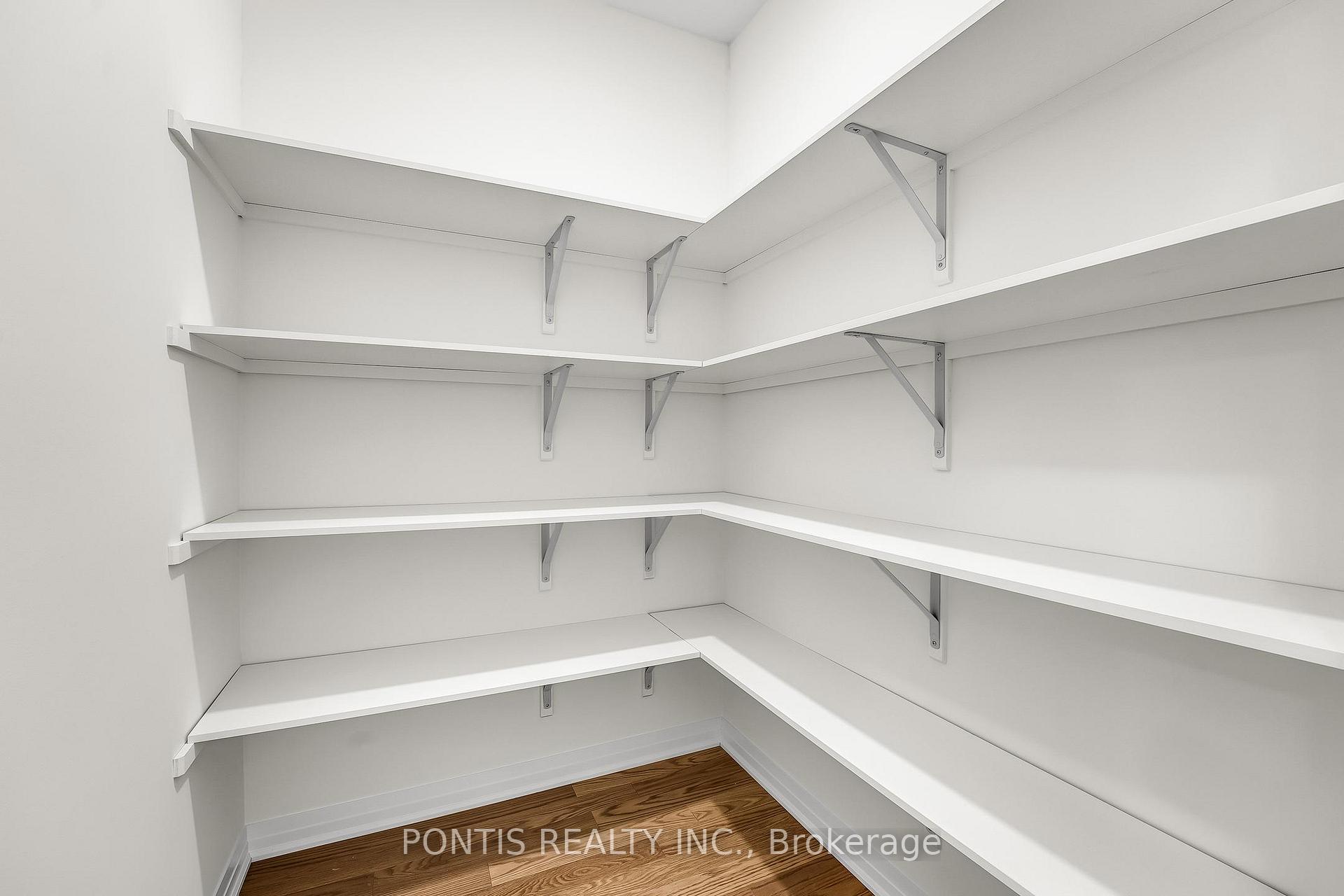 Photo 23 of 539 Hudson Crescent, Midland — HOMEH