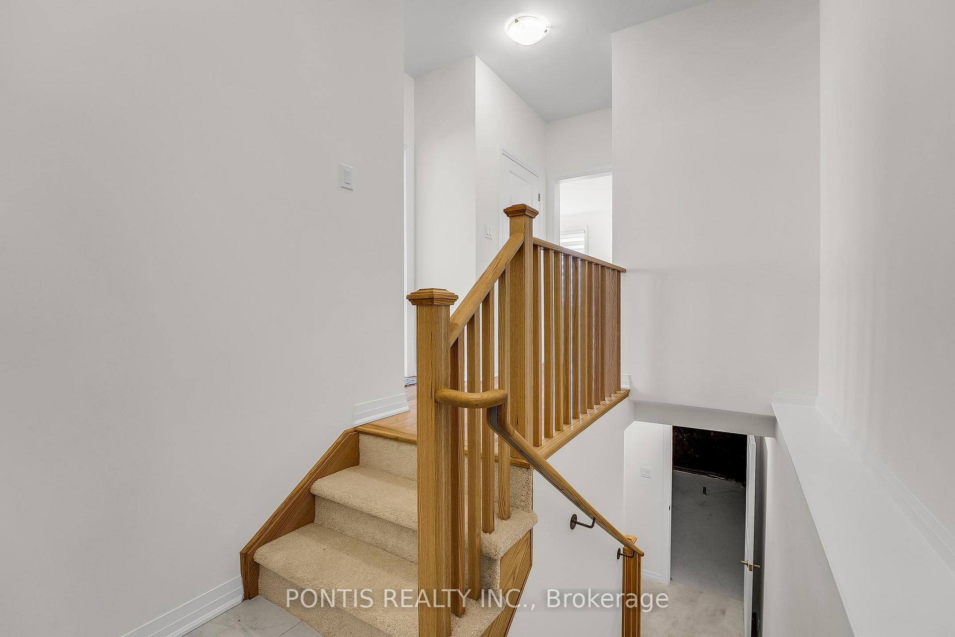 Photo 32 of 539 Hudson Crescent, Midland — HOMEH