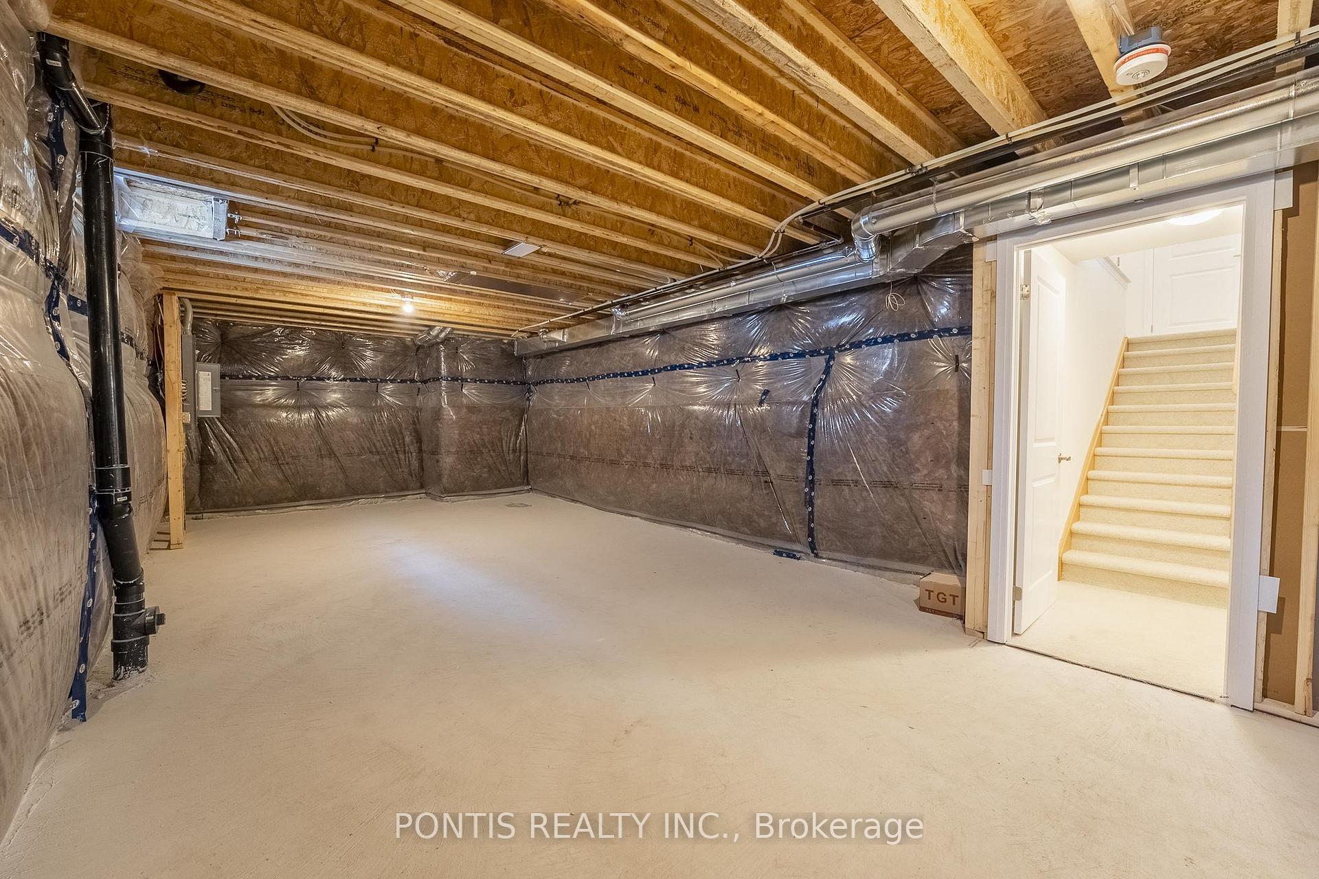 Photo 33 of 539 Hudson Crescent, Midland — HOMEH