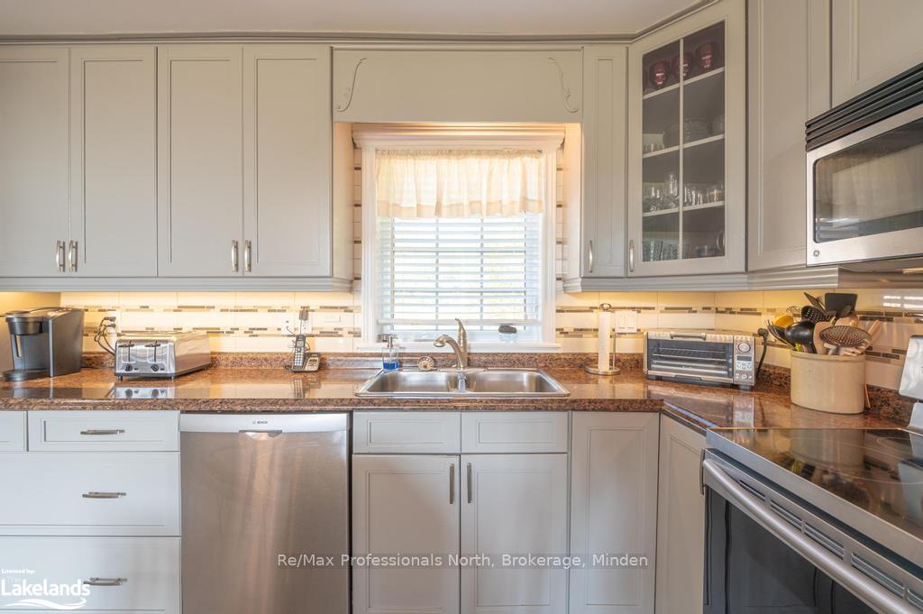 Photo 17 of 1066 Country Road, Minden Hills, Lutterworth — HOMEH