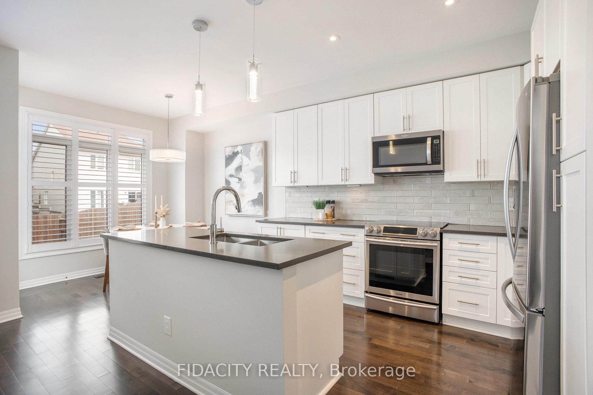 Photo 12 of 168 Overberg Way, Ottawa, Kanata - Emerald Meadows/Trailwest — HOMEH