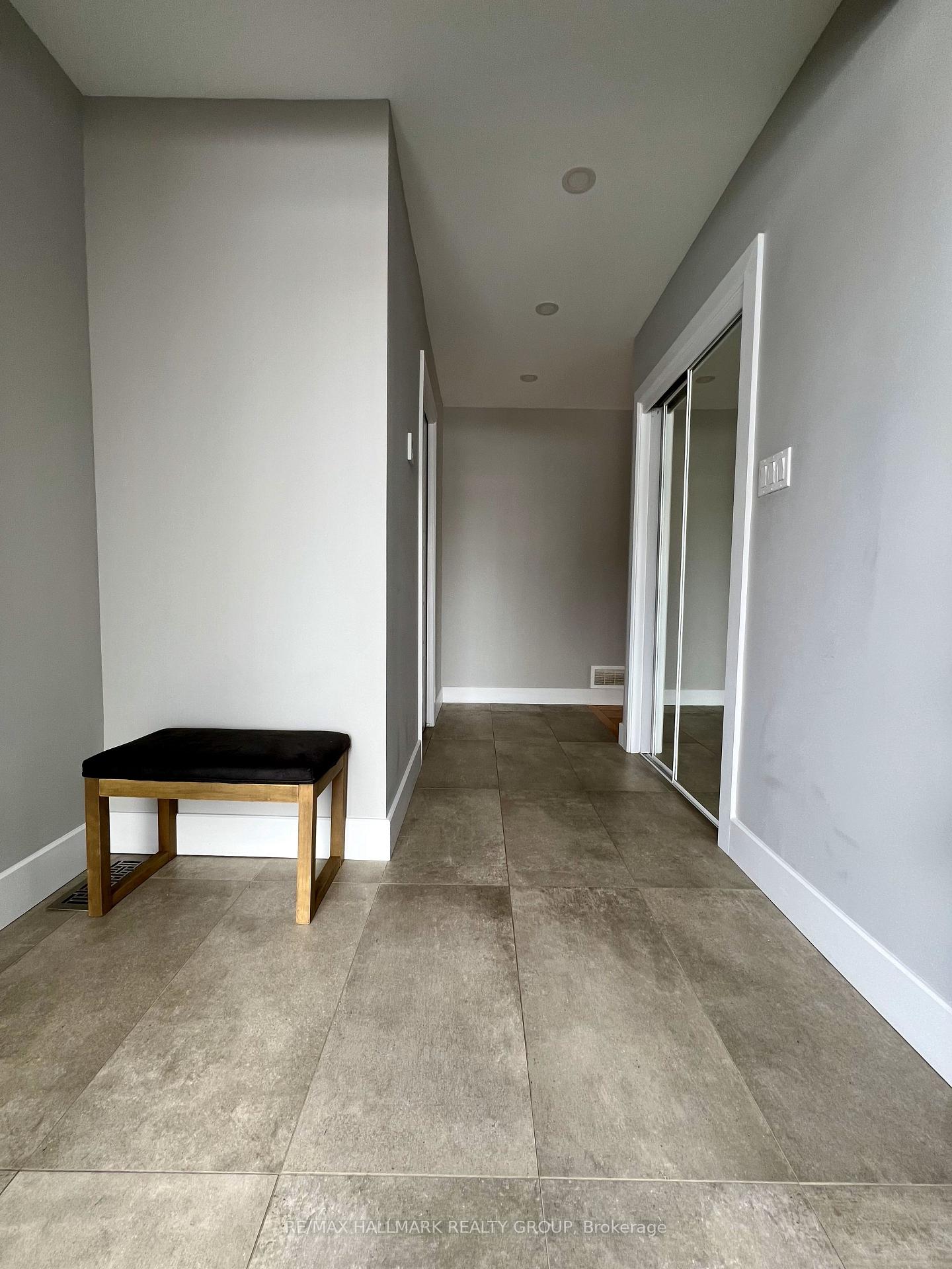 Photo 3 of 1075 Arnot Road, Ottawa, Courtland Park — HOMEH