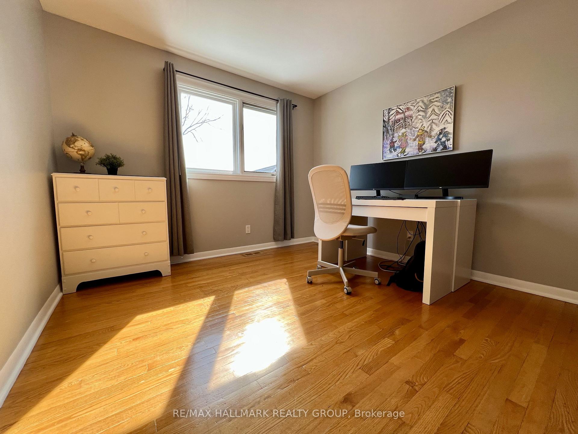 Photo 15 of 1075 Arnot Road, Ottawa, Courtland Park — HOMEH