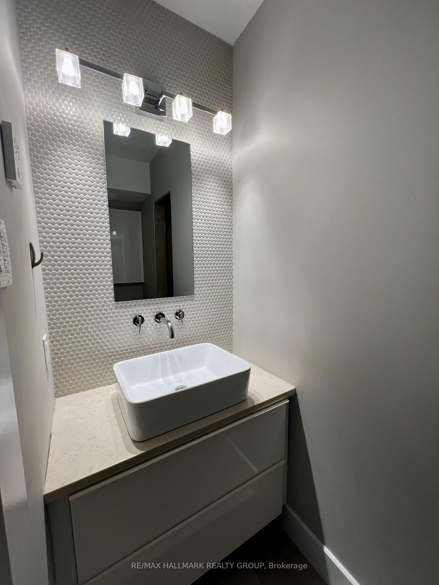 Photo 19 of 1075 Arnot Road, Ottawa, Courtland Park — HOMEH