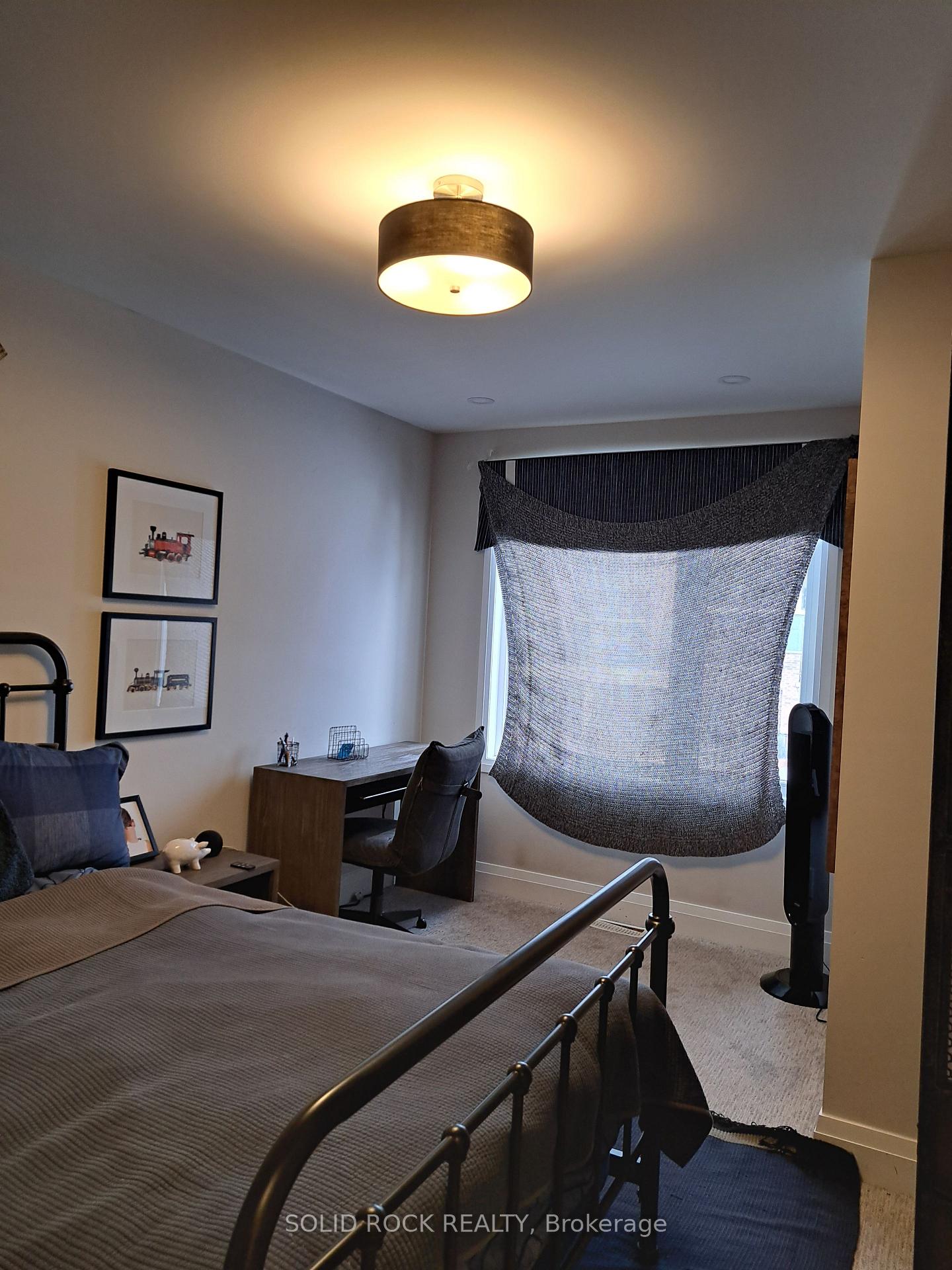 Photo 2 of 720 Rouncey Road, Ottawa, Kanata - Emerald Meadows/Trailwest — HOMEH