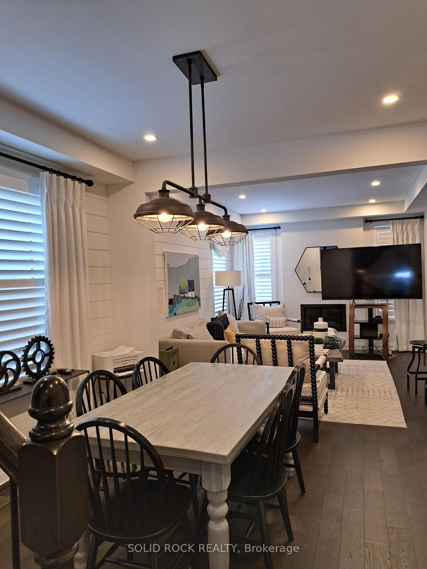 Photo 5 of 720 Rouncey Road, Ottawa, Kanata - Emerald Meadows/Trailwest — HOMEH