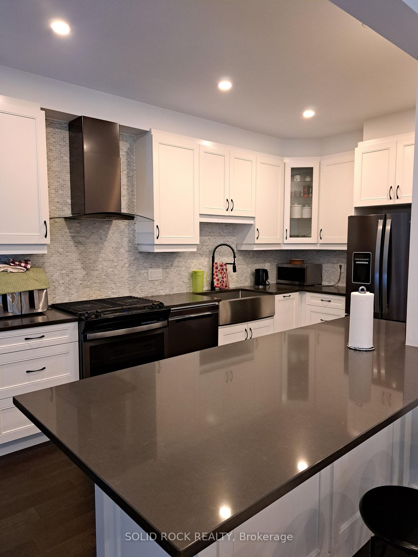 Photo 9 of 720 Rouncey Road, Ottawa, Kanata - Emerald Meadows/Trailwest — HOMEH