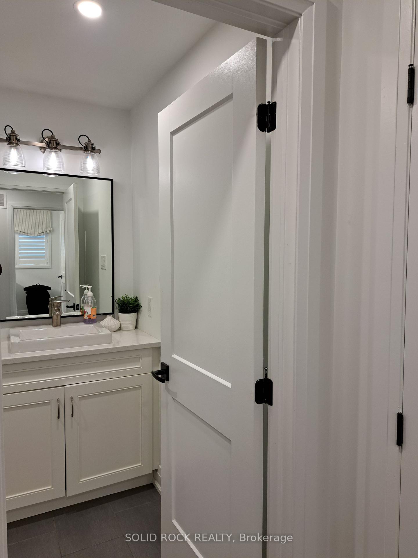 Photo 17 of 720 Rouncey Road, Ottawa, Kanata - Emerald Meadows/Trailwest — HOMEH
