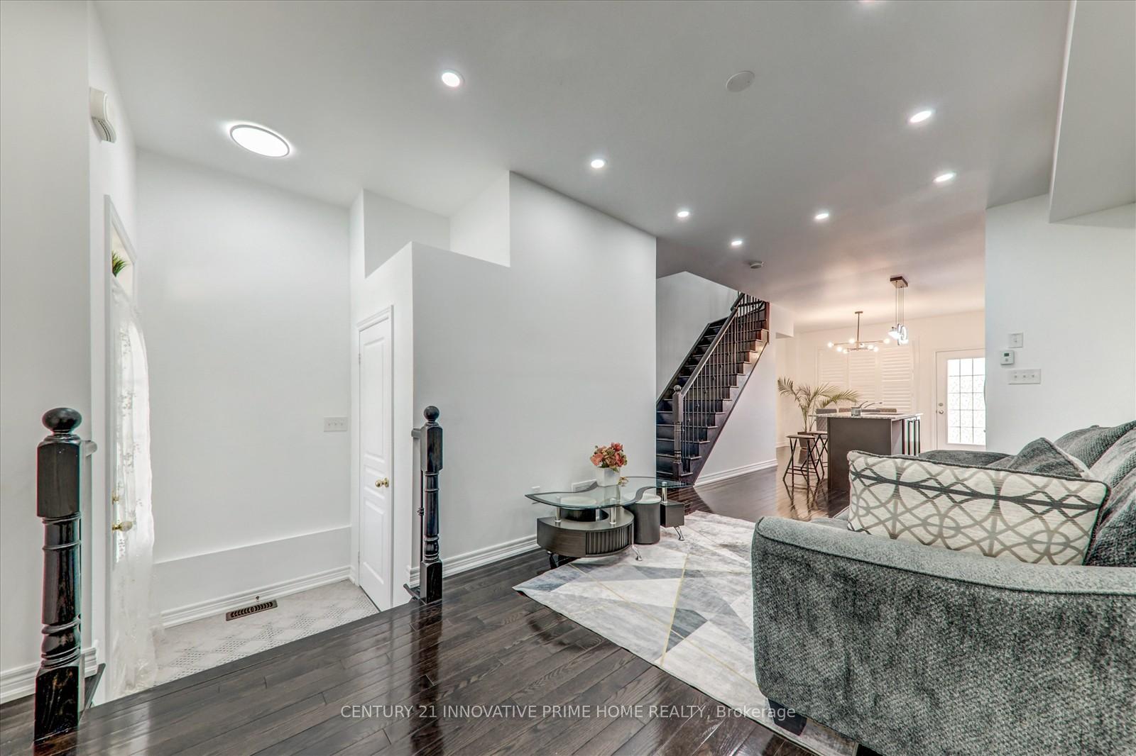 Photo 6 of 27 Red Brick Road, Markham, Cornell — HOMEH