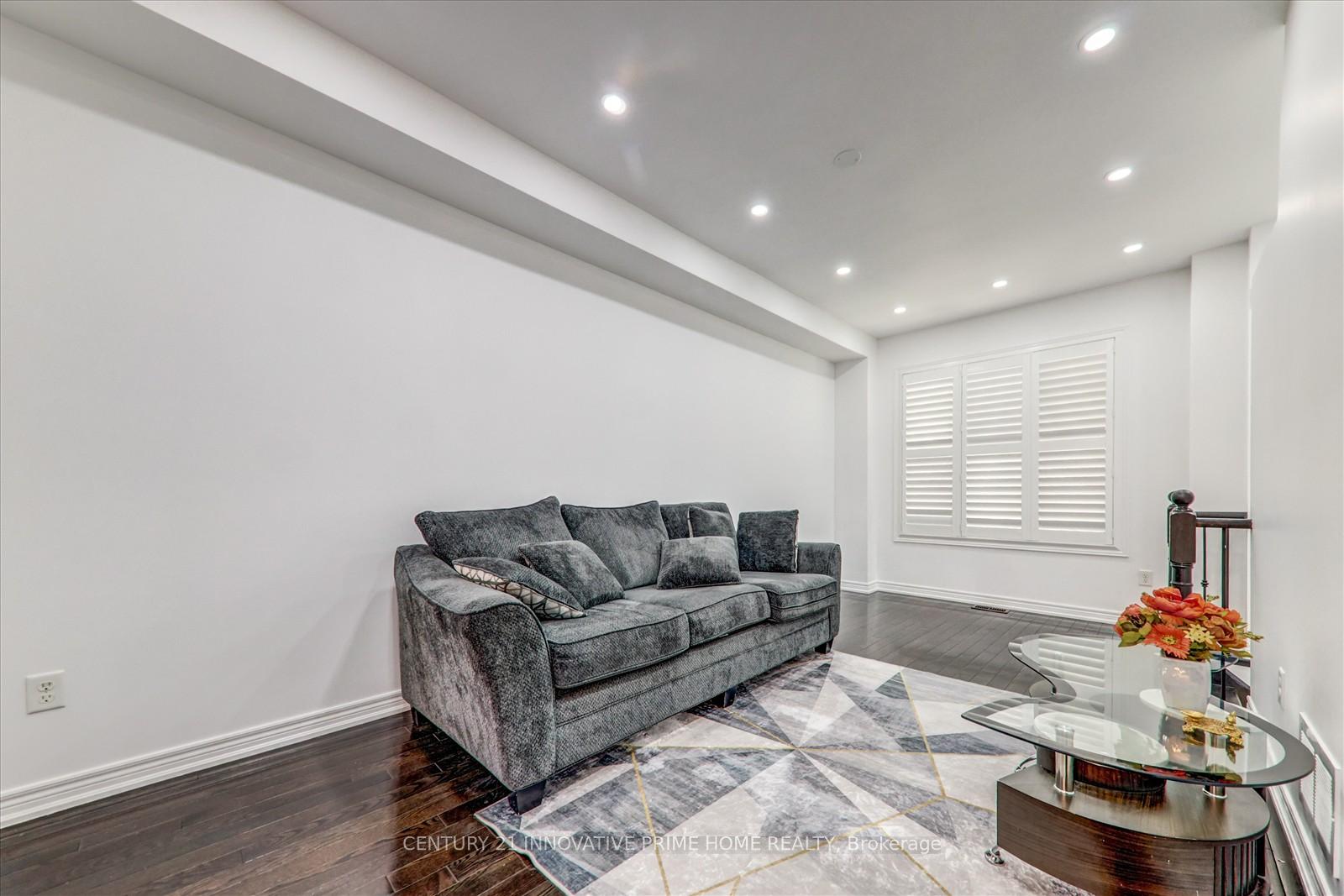 Photo 7 of 27 Red Brick Road, Markham, Cornell — HOMEH