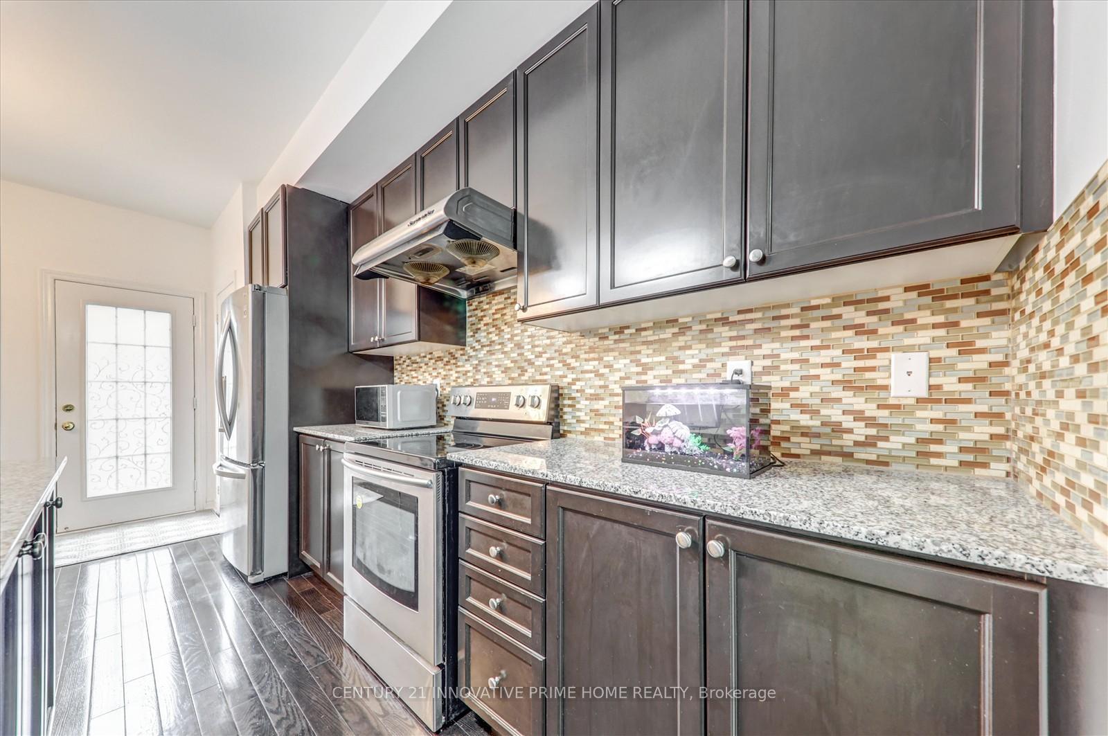 Photo 9 of 27 Red Brick Road, Markham, Cornell — HOMEH