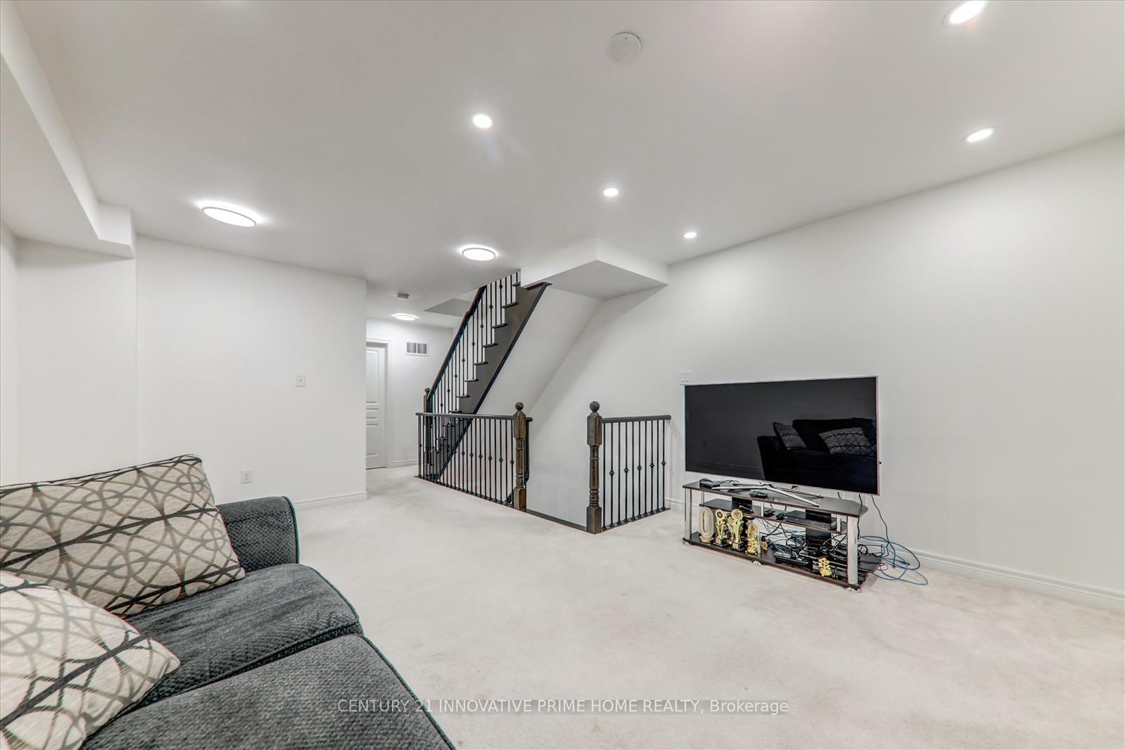Photo 17 of 27 Red Brick Road, Markham, Cornell — HOMEH