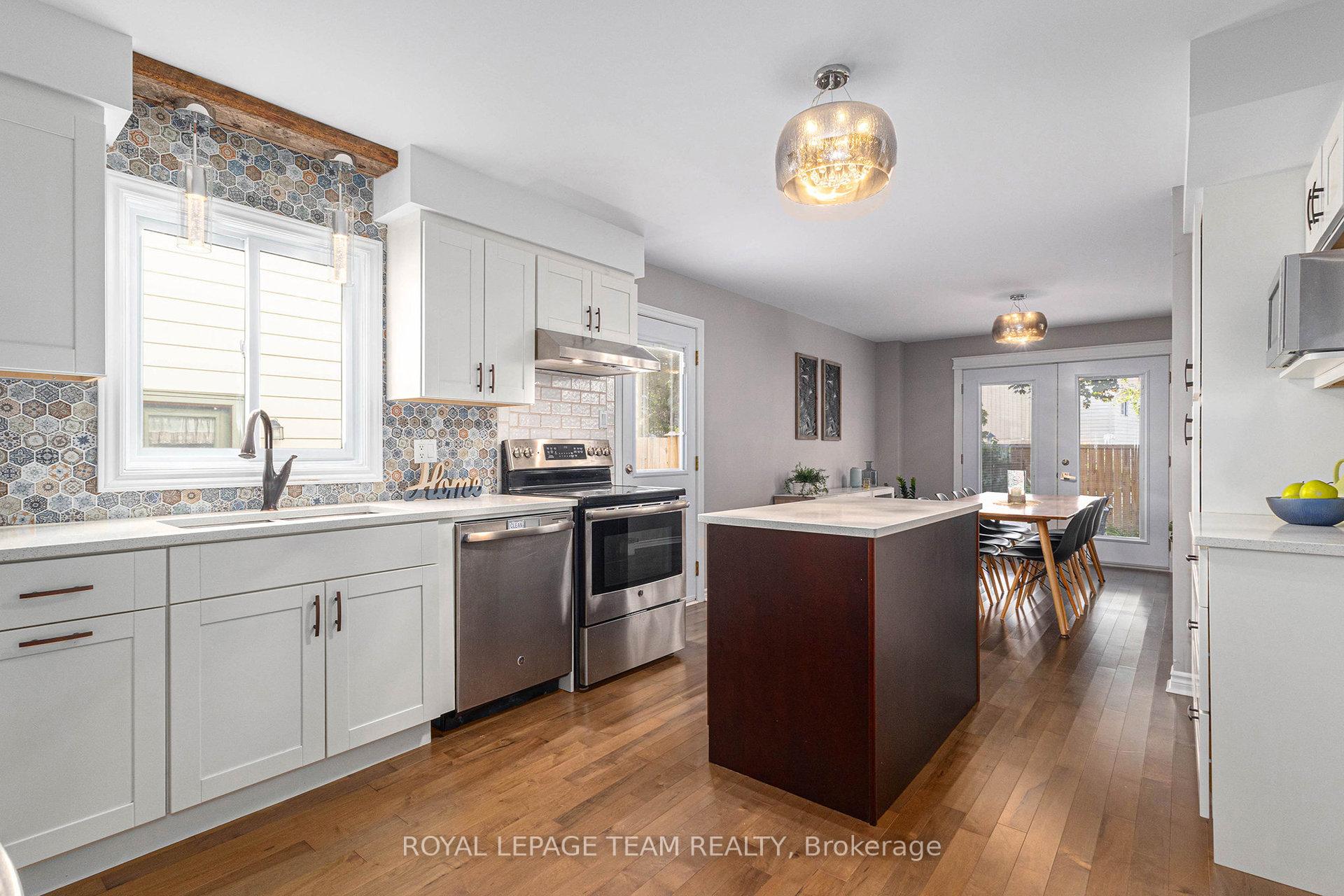 Photo 6 of 119 Huntsman Crescent, Ottawa, Kanata - Bridlewood — HOMEH