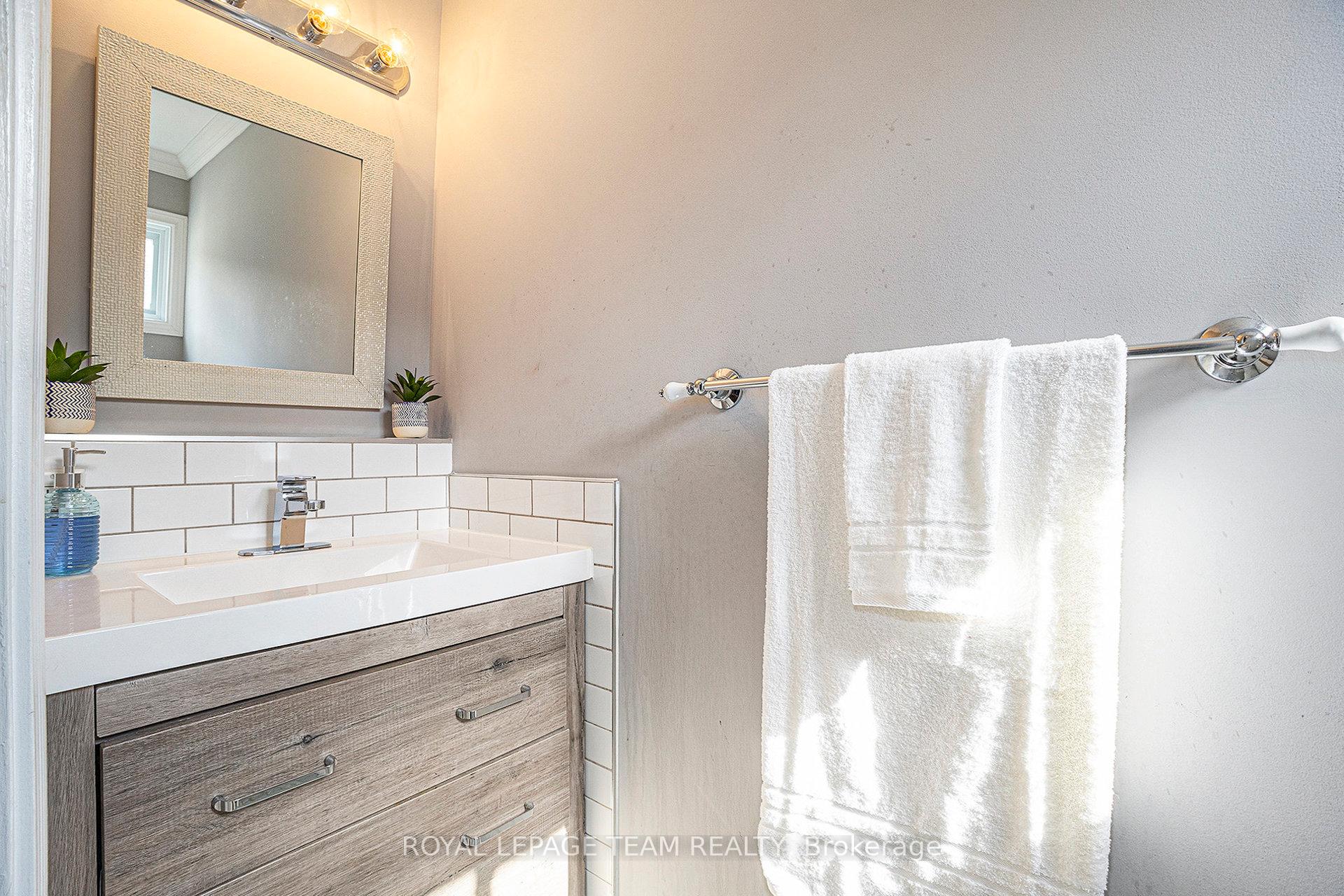 Photo 13 of 119 Huntsman Crescent, Ottawa, Kanata - Bridlewood — HOMEH